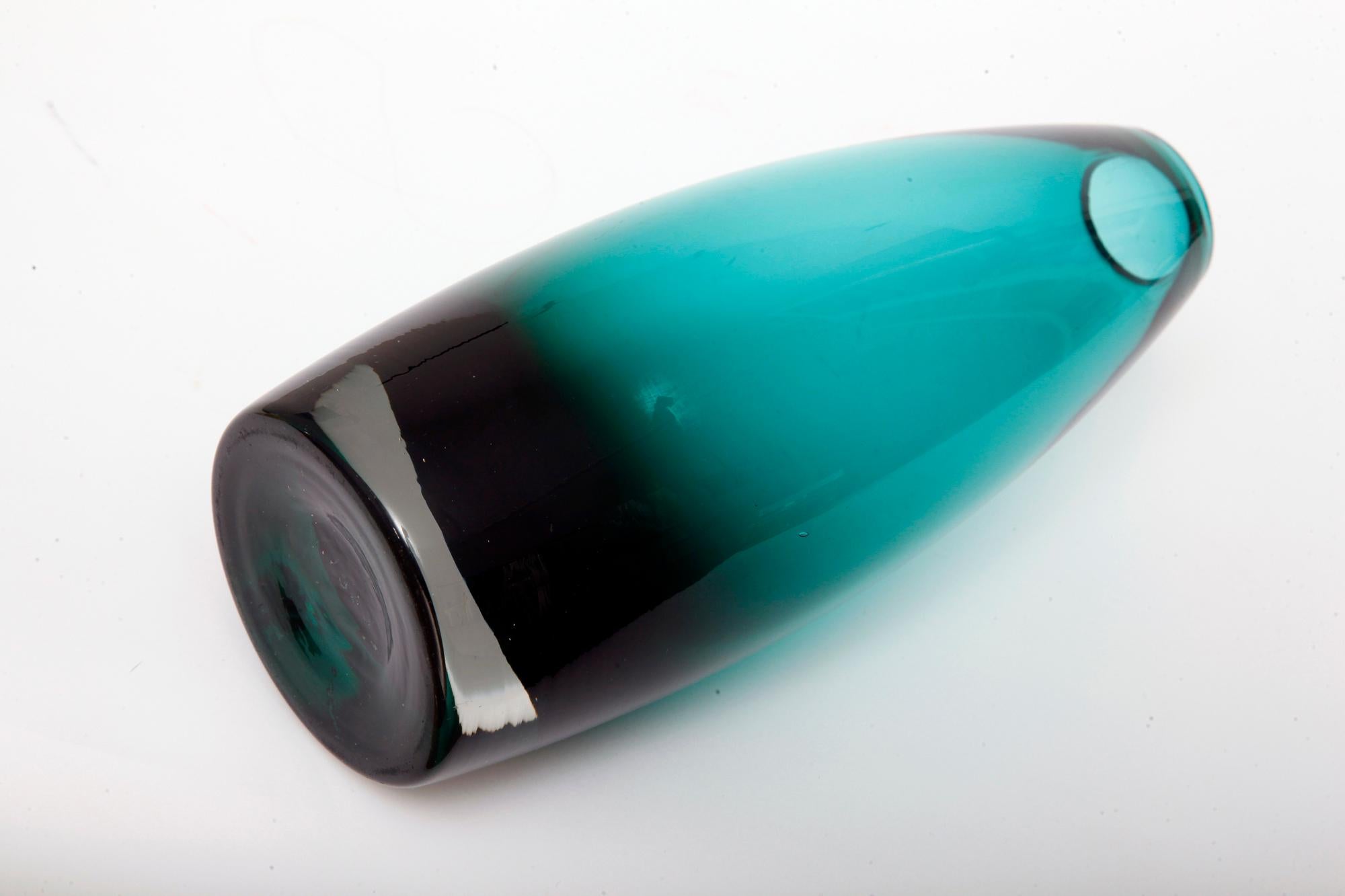 Finnish Riihimaki Turquoise Art Glass Vase Riihi by Tamara Aladin, 1960s For Sale 6