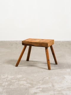 Tabouret rustique finlandais en pin massif, 19e siècle