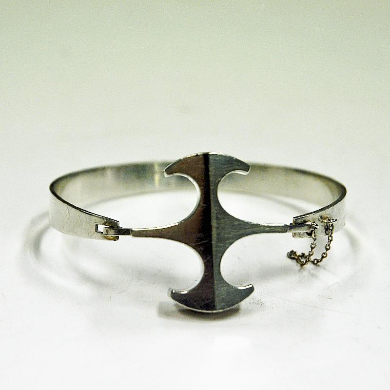 Women's Finnish sterling silver bracelet by Kultaseppä Salovaara, Åbo 1972 For Sale