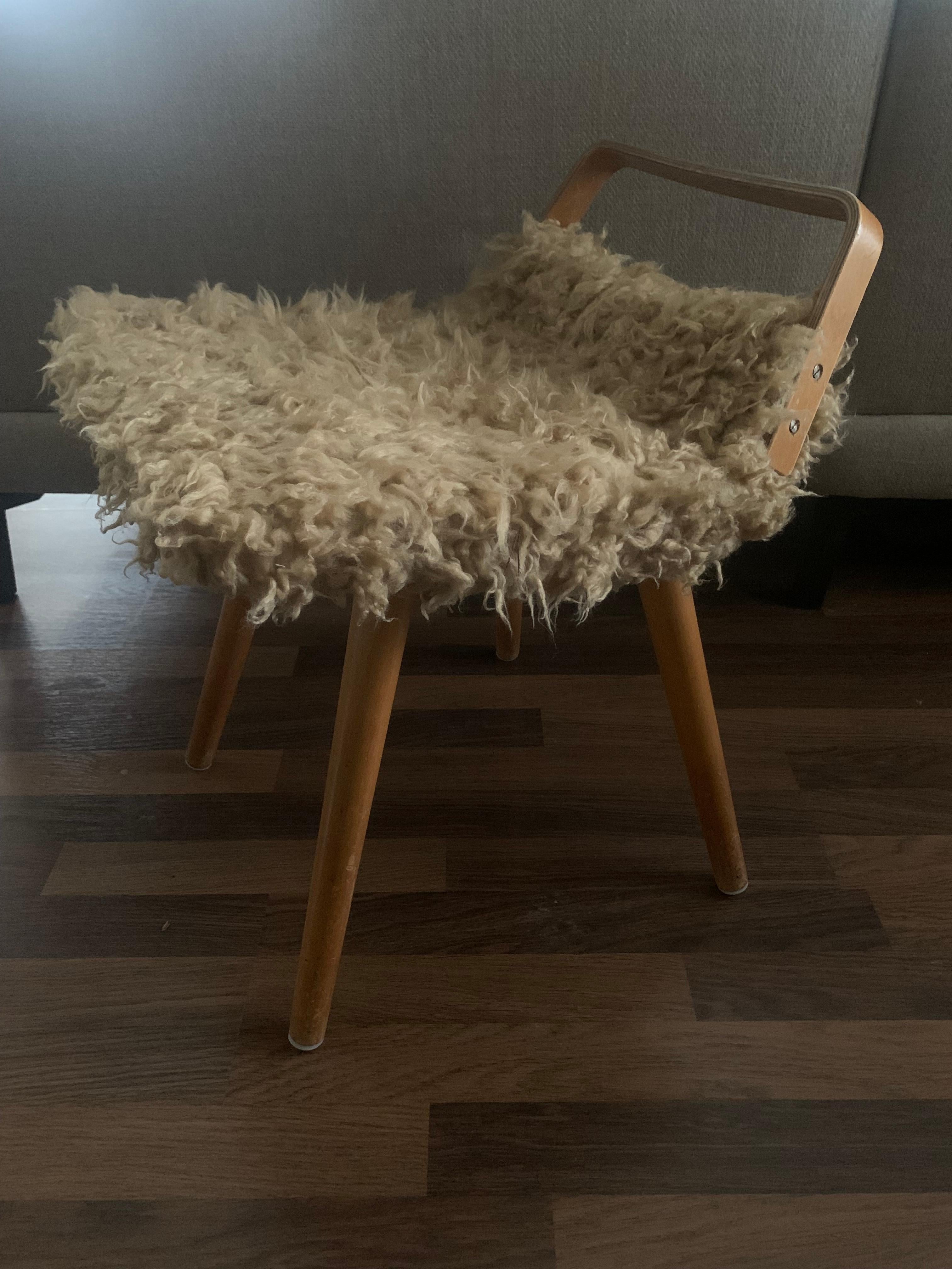 Finnish stool -1900 Birch For Sale 1