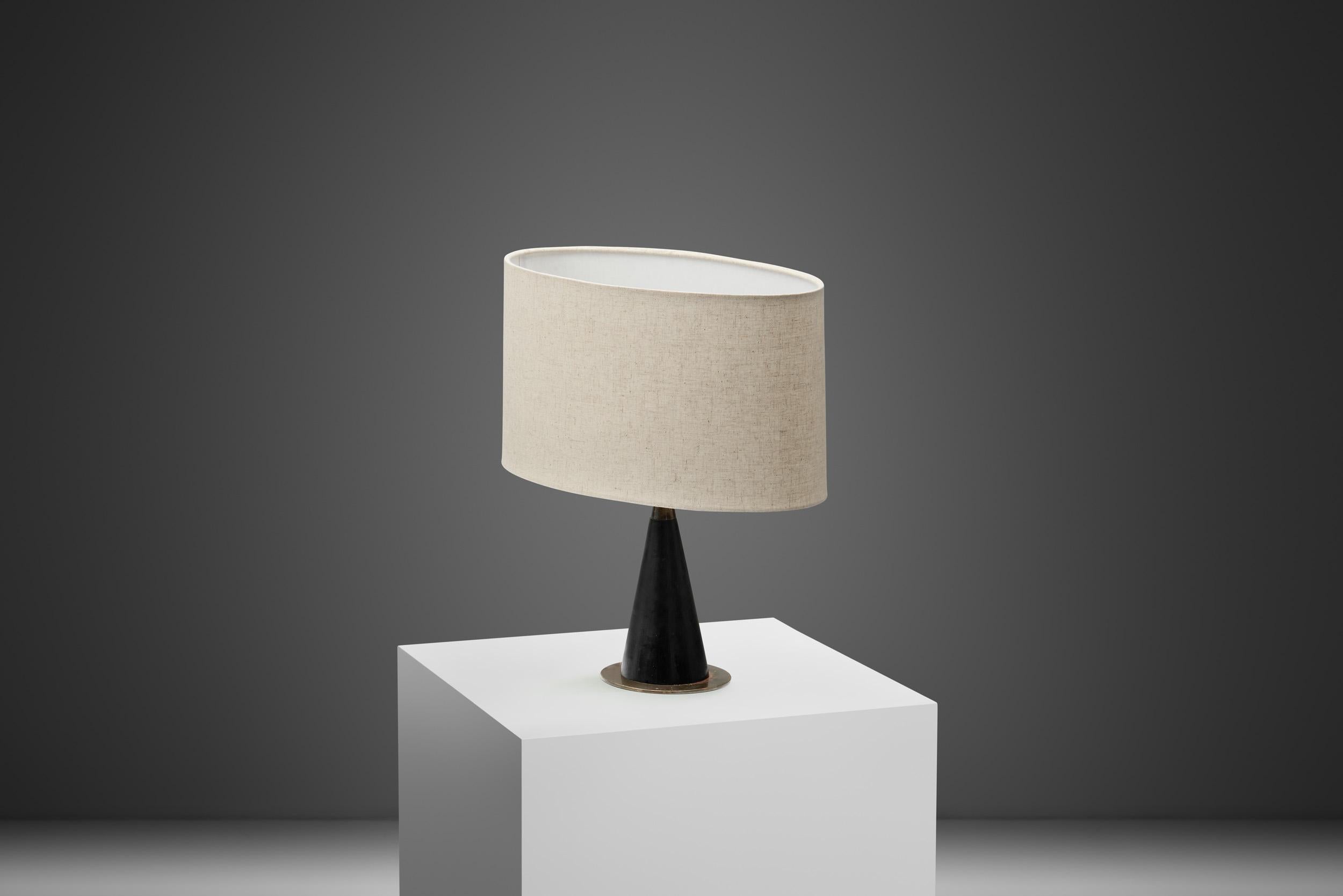 Mid-Century Modern Finnish Table Lamp by Maria Lindeman, Finland Mid-20th Century For Sale