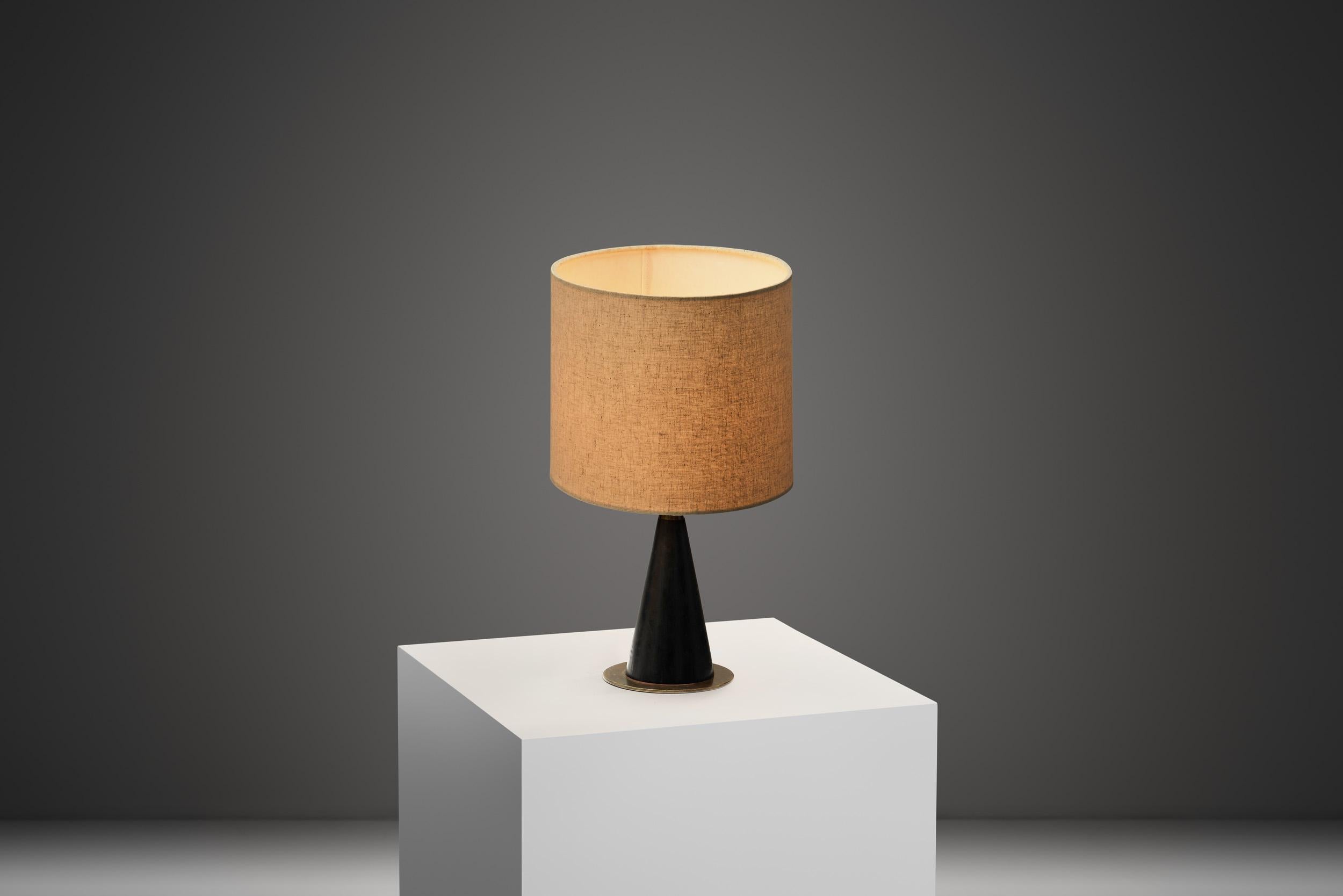 Finnish Table Lamp by Maria Lindeman, Finland Mid-20th Century For Sale 1