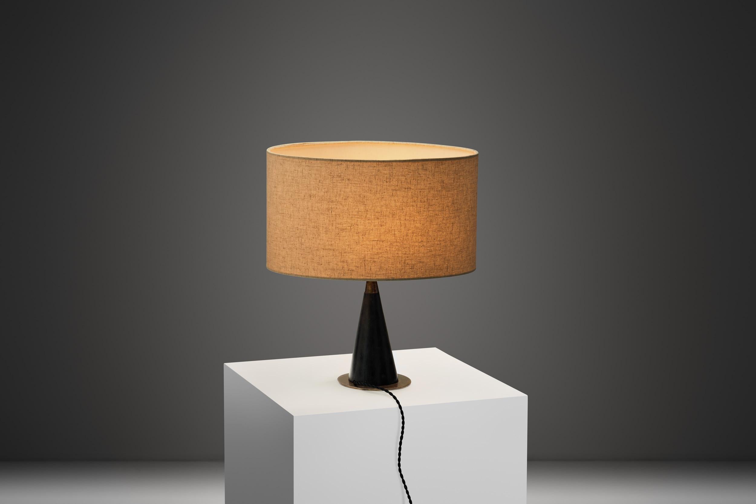 Finnish Table Lamp by Maria Lindeman, Finland Mid-20th Century For Sale 3