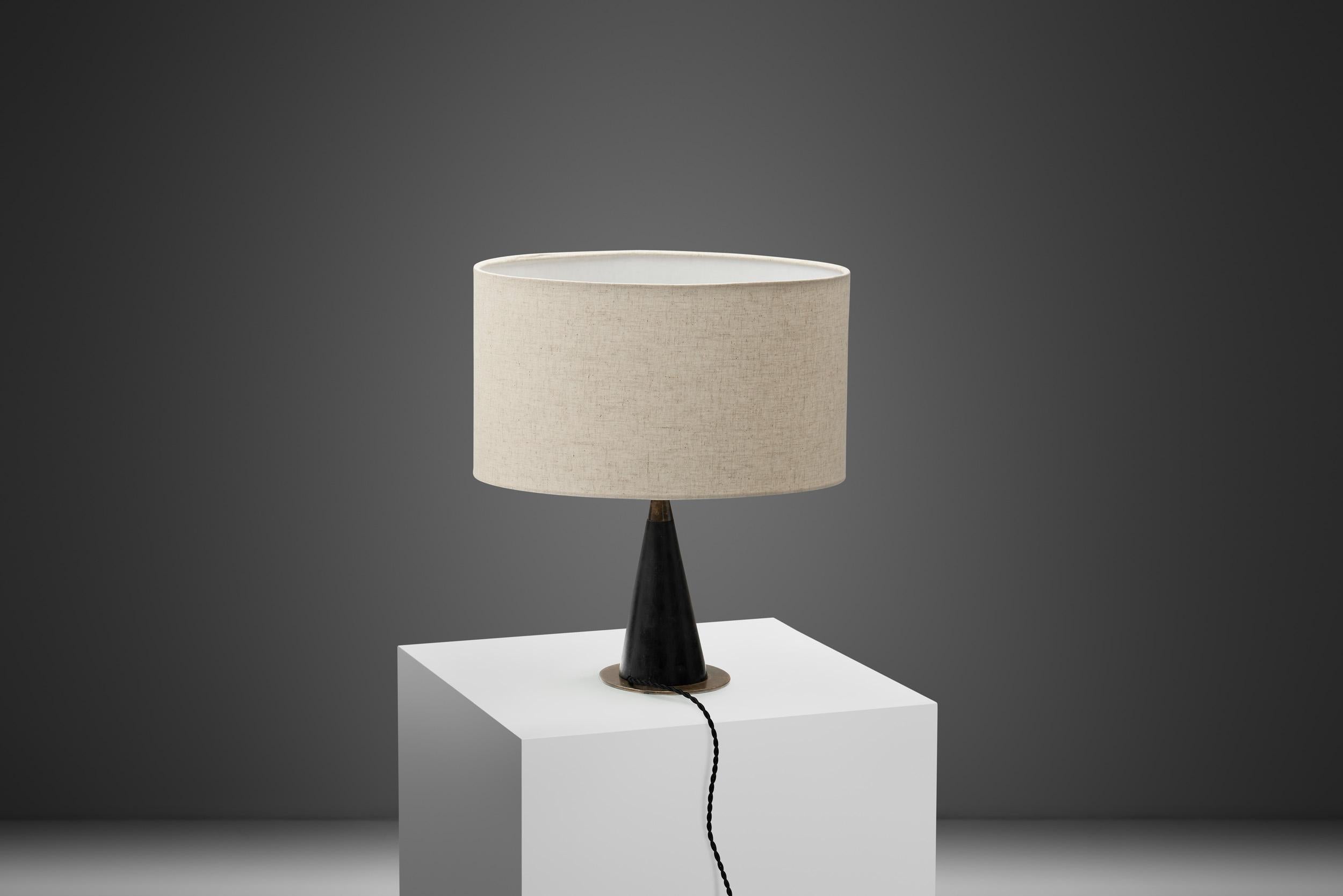 Finnish Table Lamp by Maria Lindeman, Finland Mid-20th Century For Sale 4