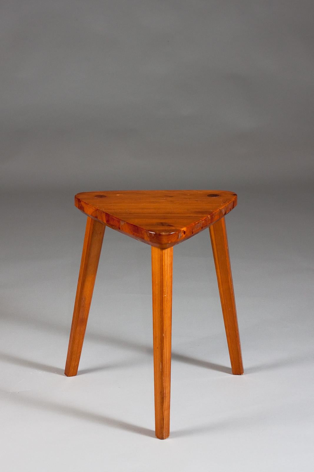 Mid-Century Modern Finnish triangular pine wood stool, c. 1950's For Sale