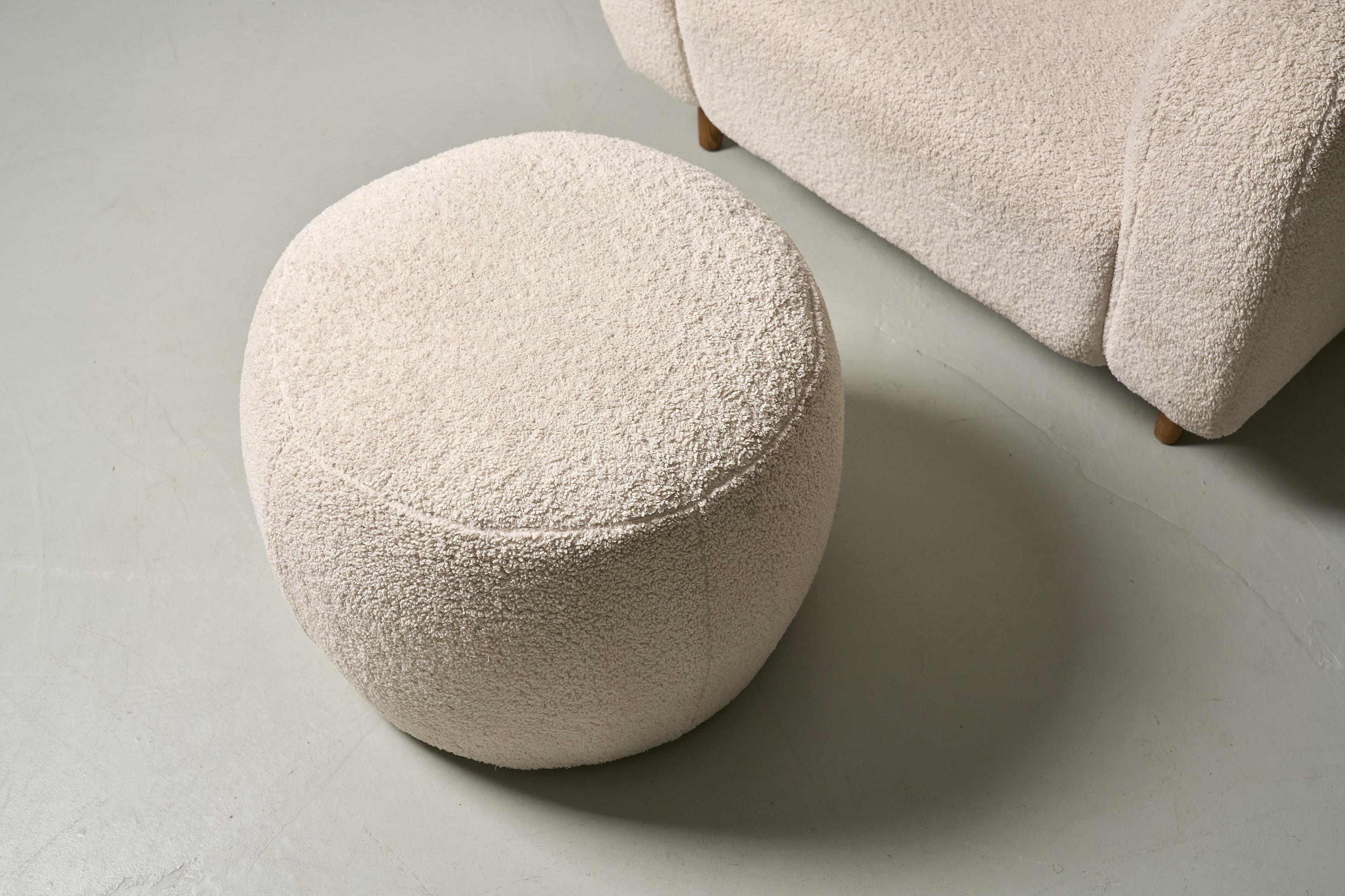 Sillón finlandés blanco Marta Blomstedt con reposapiés a juego, años 60 en venta 3