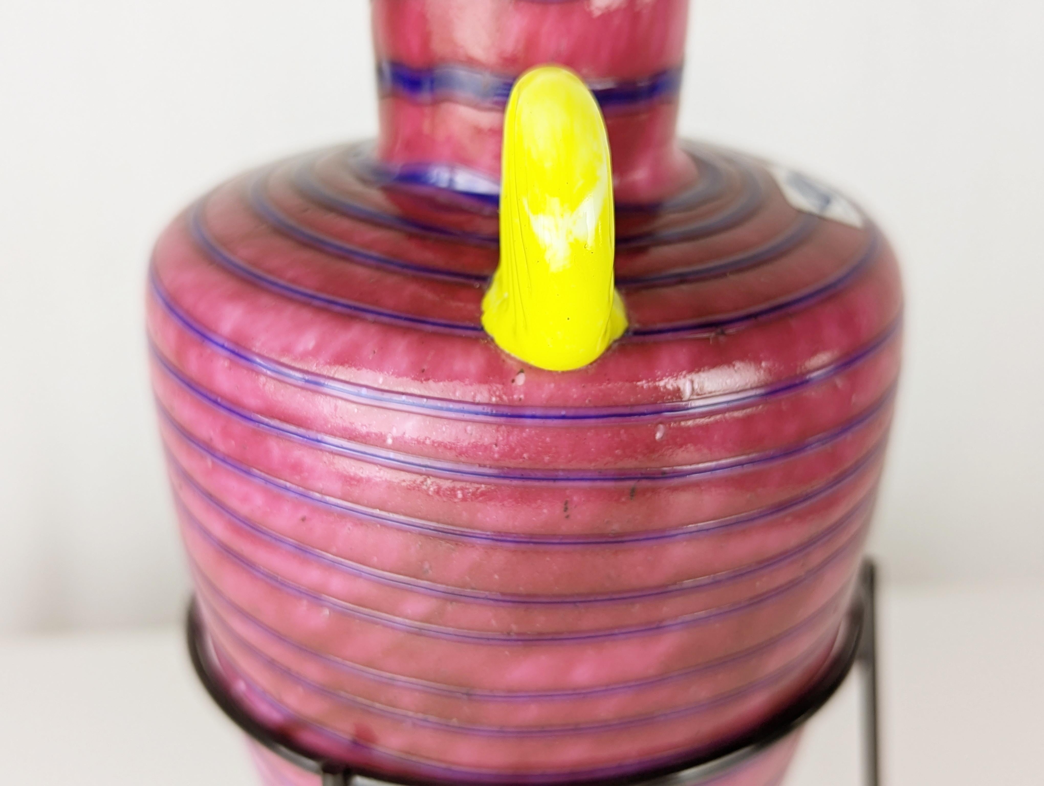 Metallo Vaso in vetro finlandese giallo e viola 