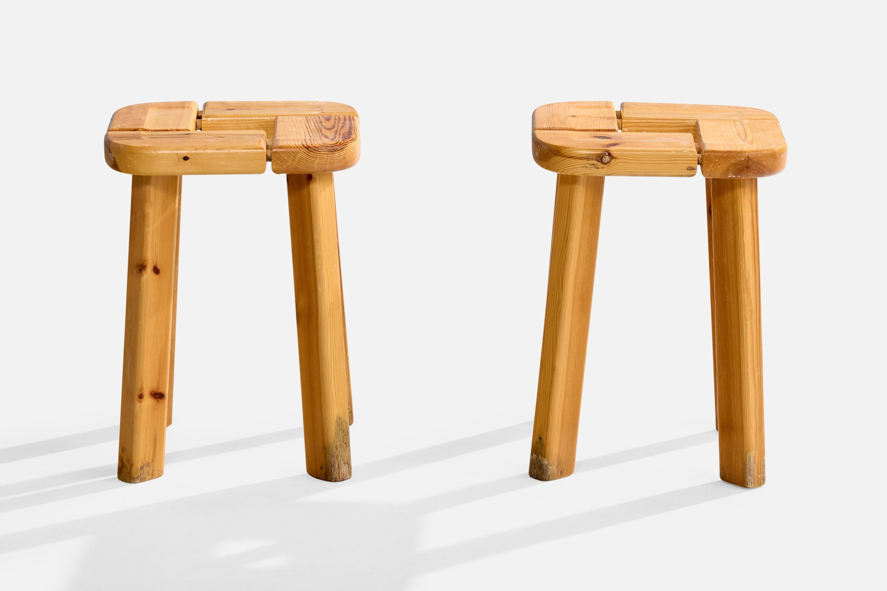 Mid-Century Modern Finnsauna, Stools, Pine, Finland, 1970s For Sale
