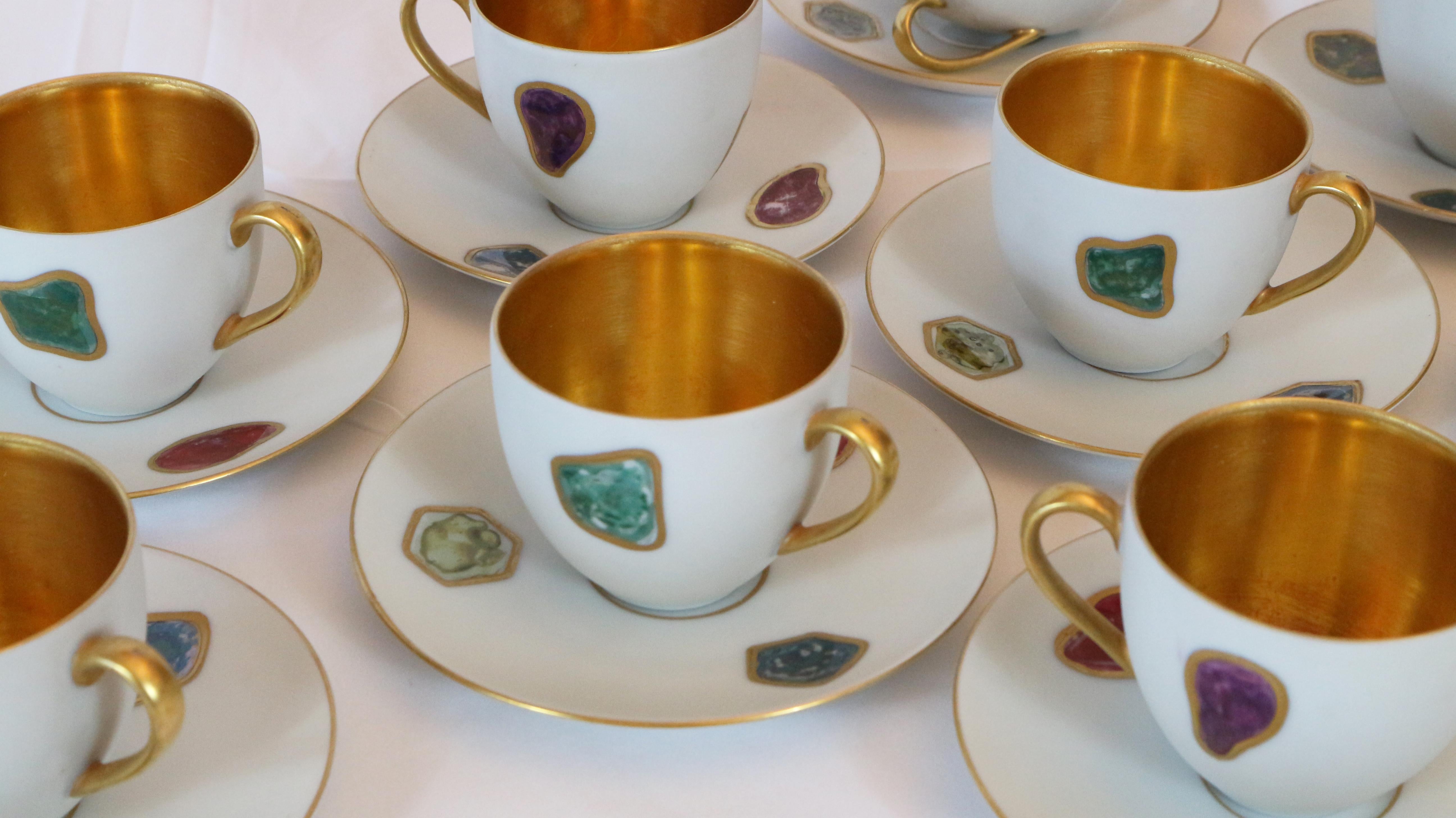 Mid-Century Modern Finzi Porcelain Set of 10 Coffee Cups 24-Karat Gold and Hand Painted, 1950