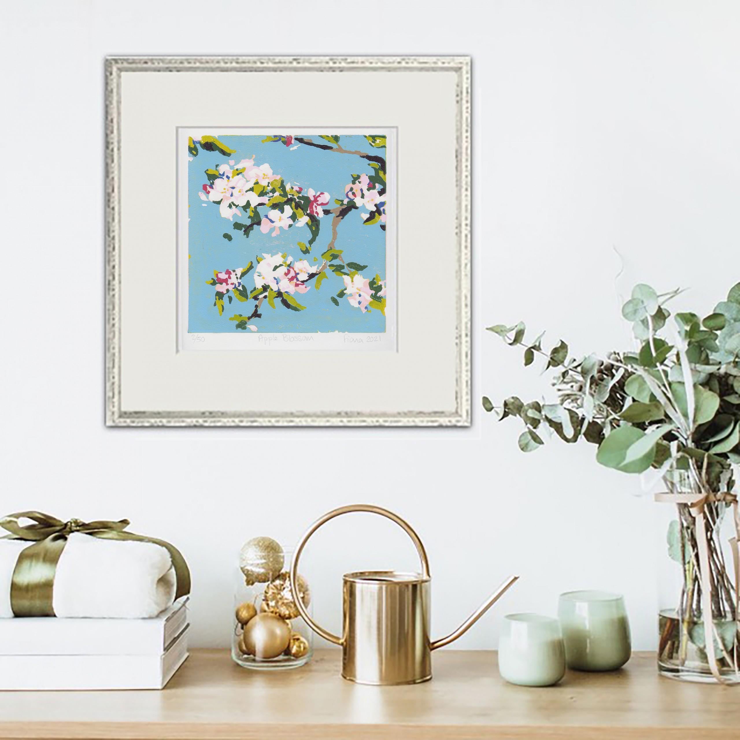 Flor de manzano con linograbado, impresión de Fiona Carver en venta 6