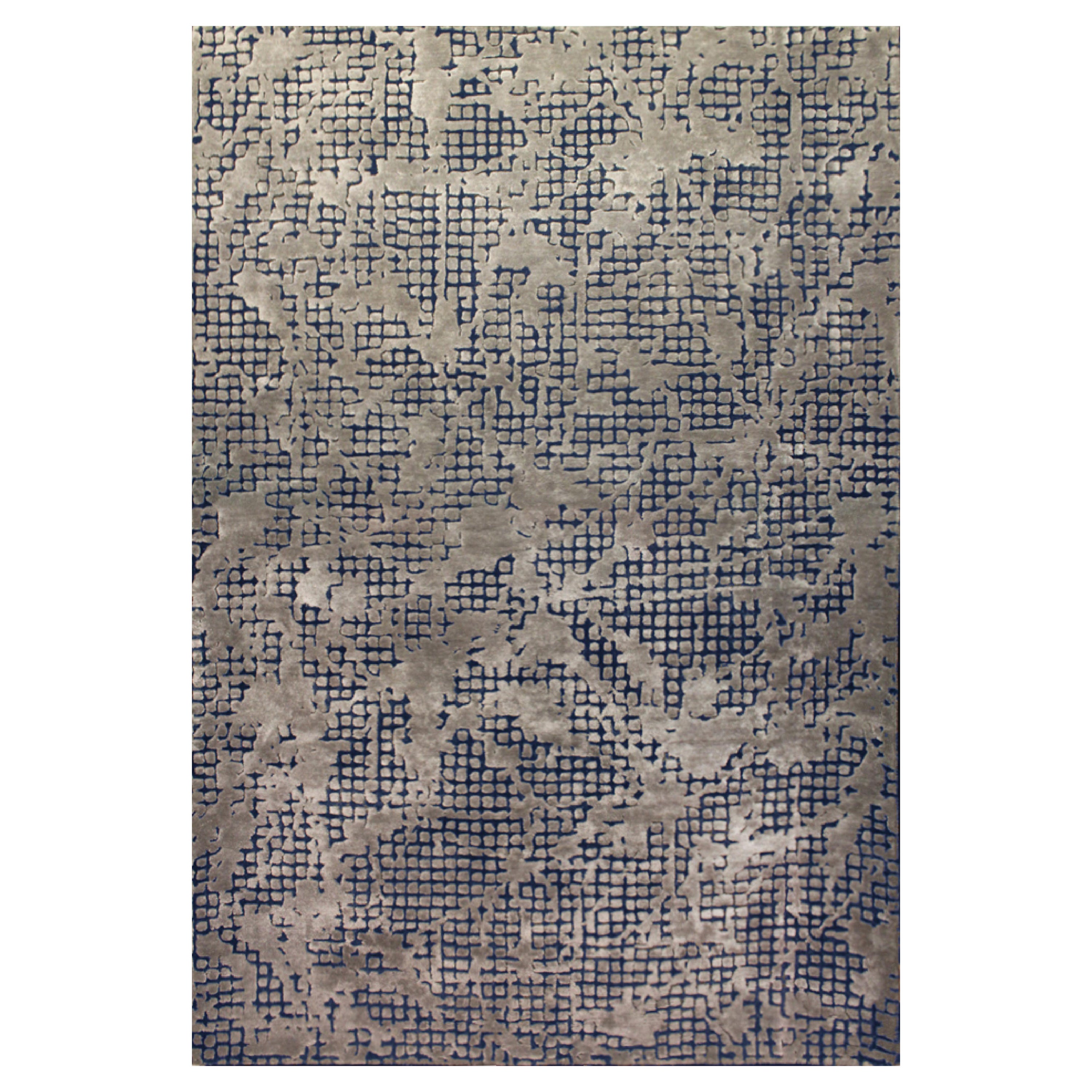 Tapis FIONA en soie transitionnel touffeté à la main dans les couleurs bleu, gris et taupe par Hands en vente