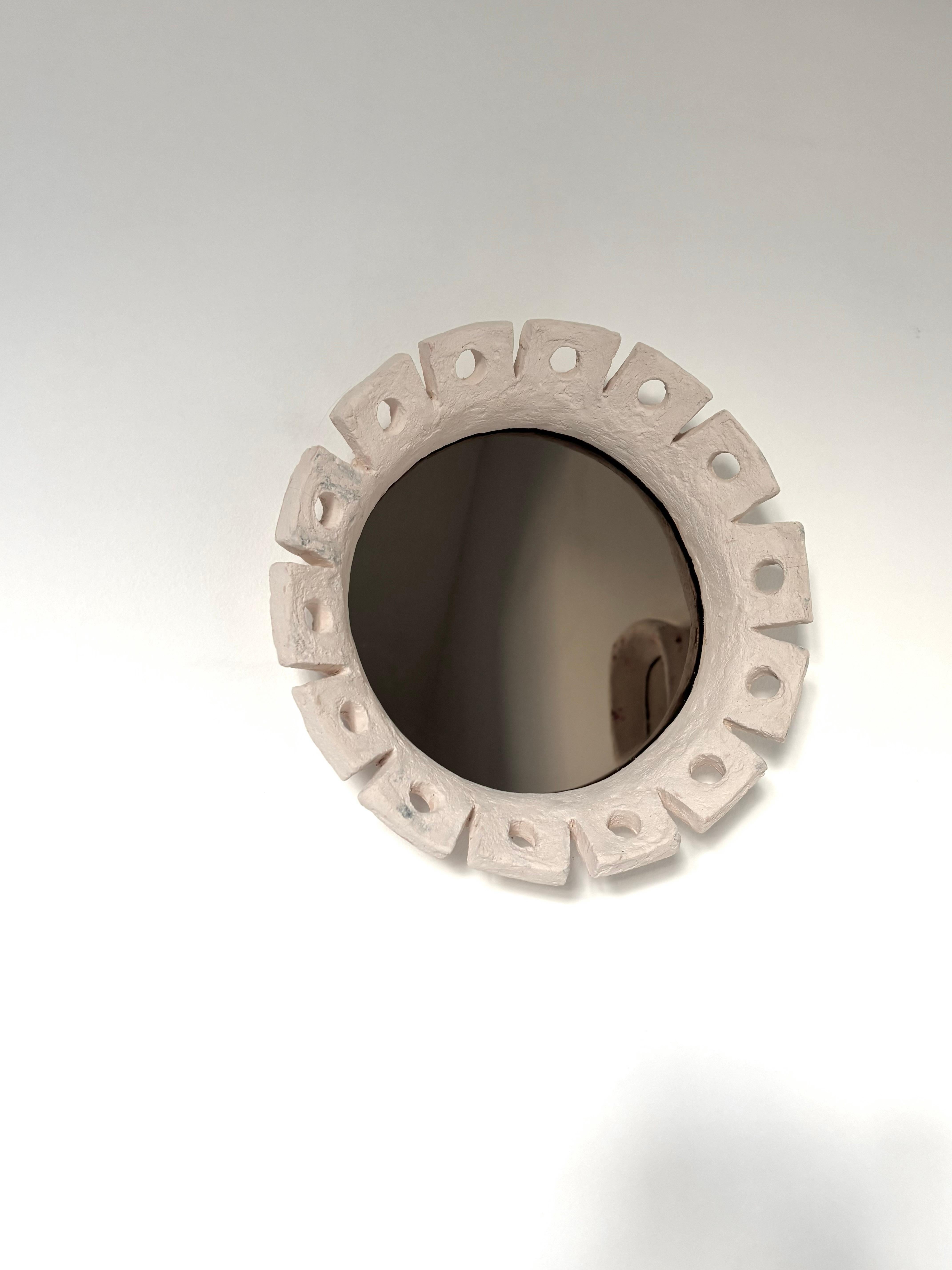 Espejo de cerámica hecho a mano Fiore de Renzo Maar Francés en venta