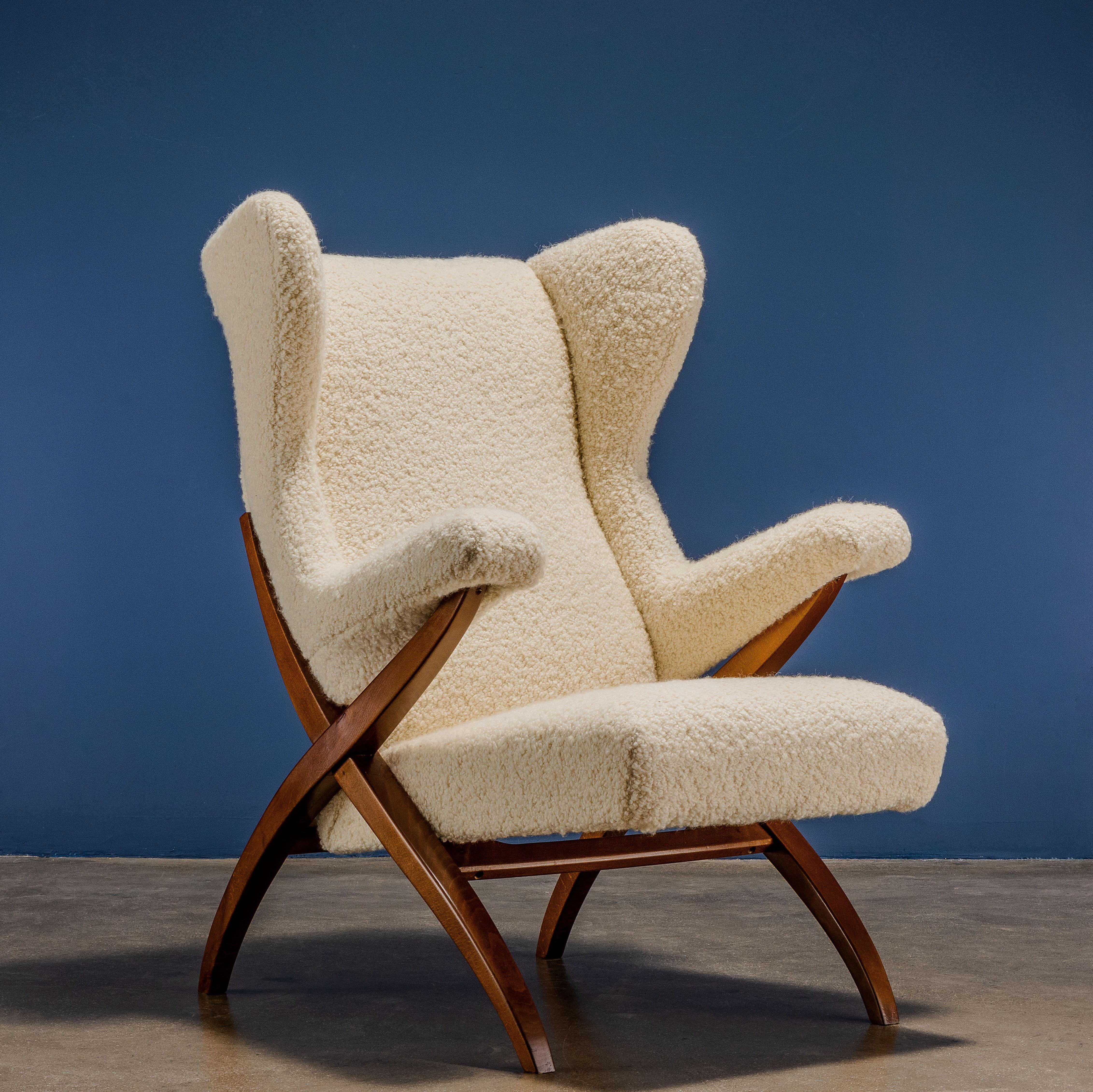 Design by Franco Albini, Arflex 1952 production.