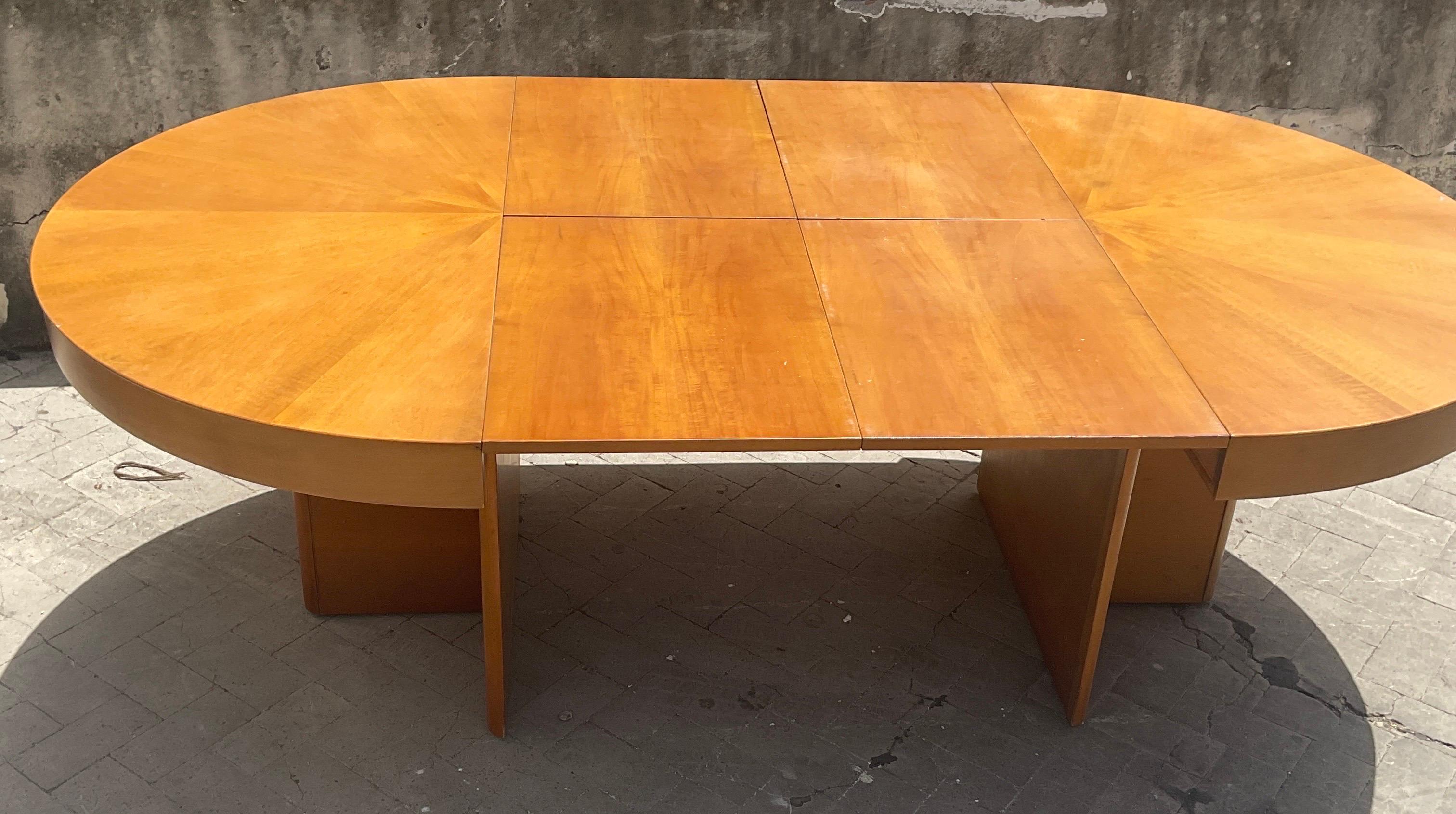 Fiorenza extendible round table in walnut by Tito Agnoli for Molteni, 70s 7