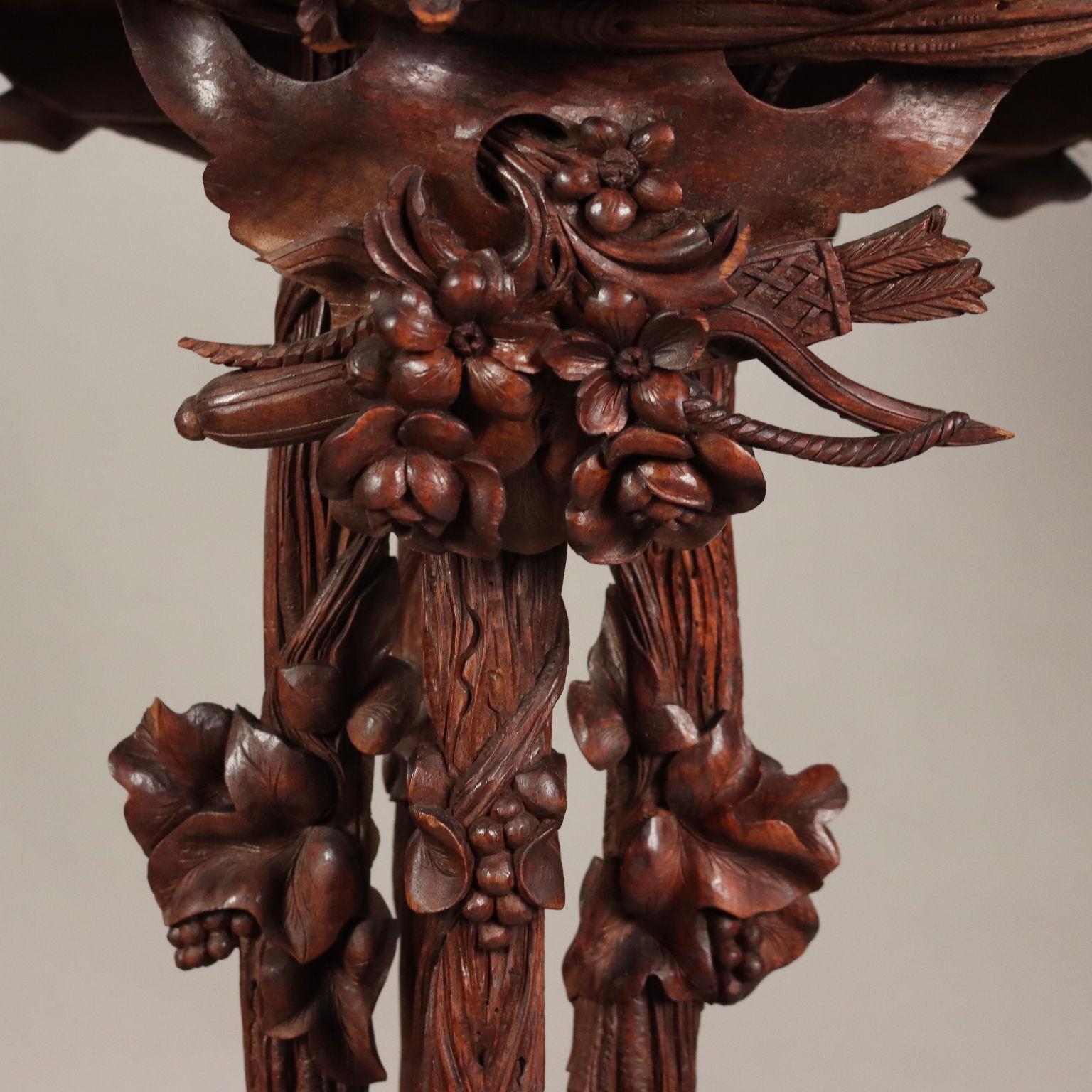 Neo-Baroque Planter in Carved Wood Black Forest Switzerland Late 1800s For Sale 6