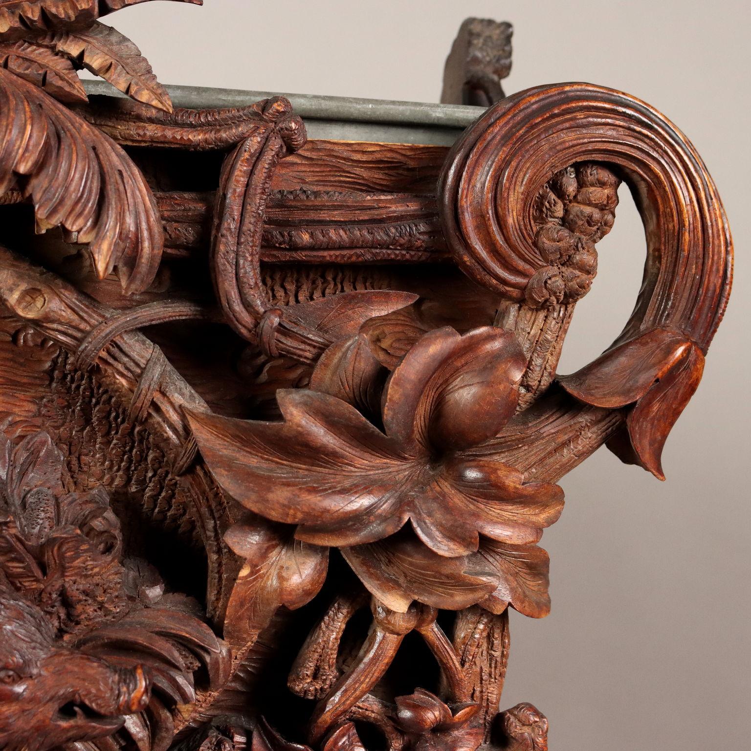 Swiss Neo-Baroque Planter in Carved Wood Black Forest Switzerland Late 1800s For Sale