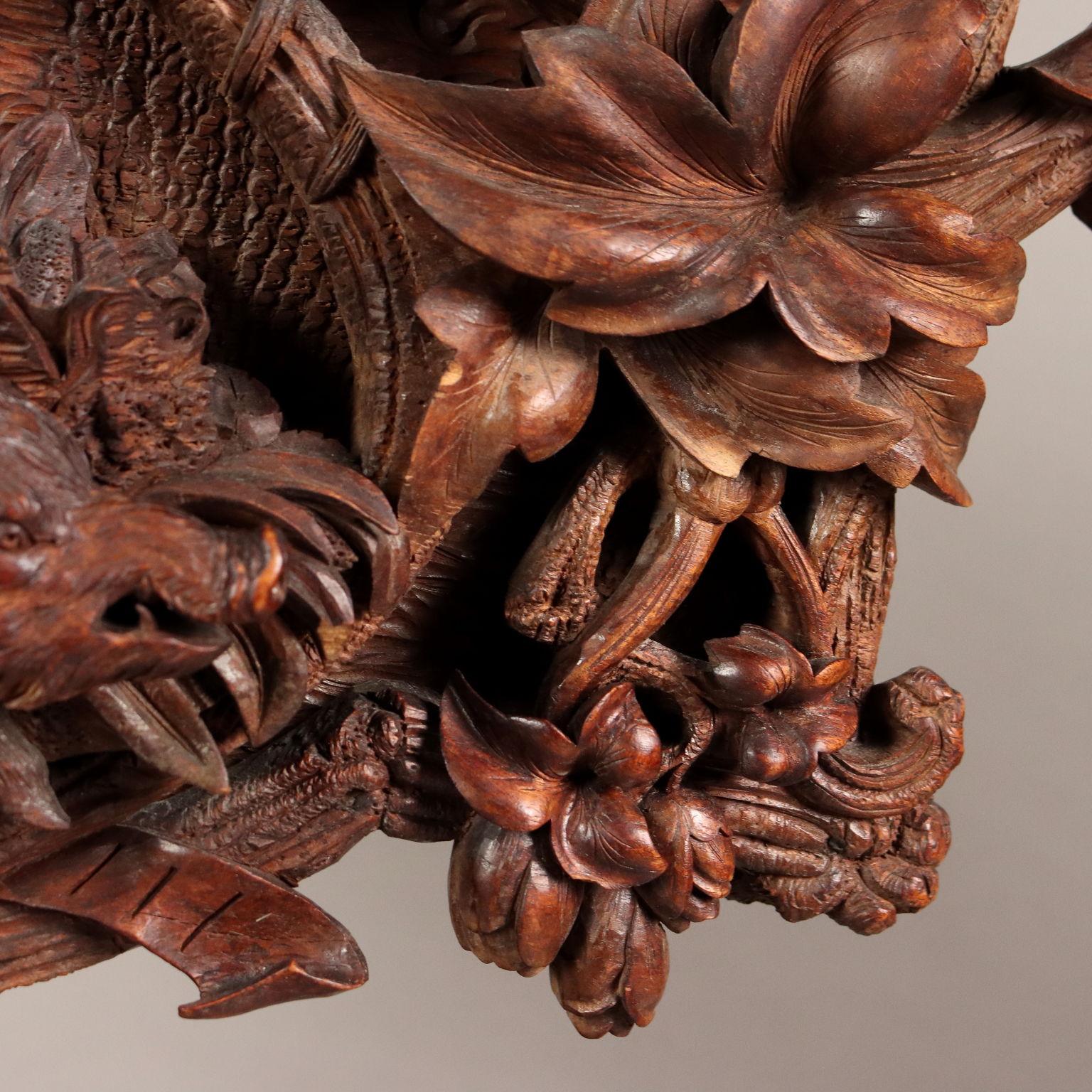 Neo-Baroque Planter in Carved Wood Black Forest Switzerland Late 1800s In Good Condition For Sale In Milano, IT