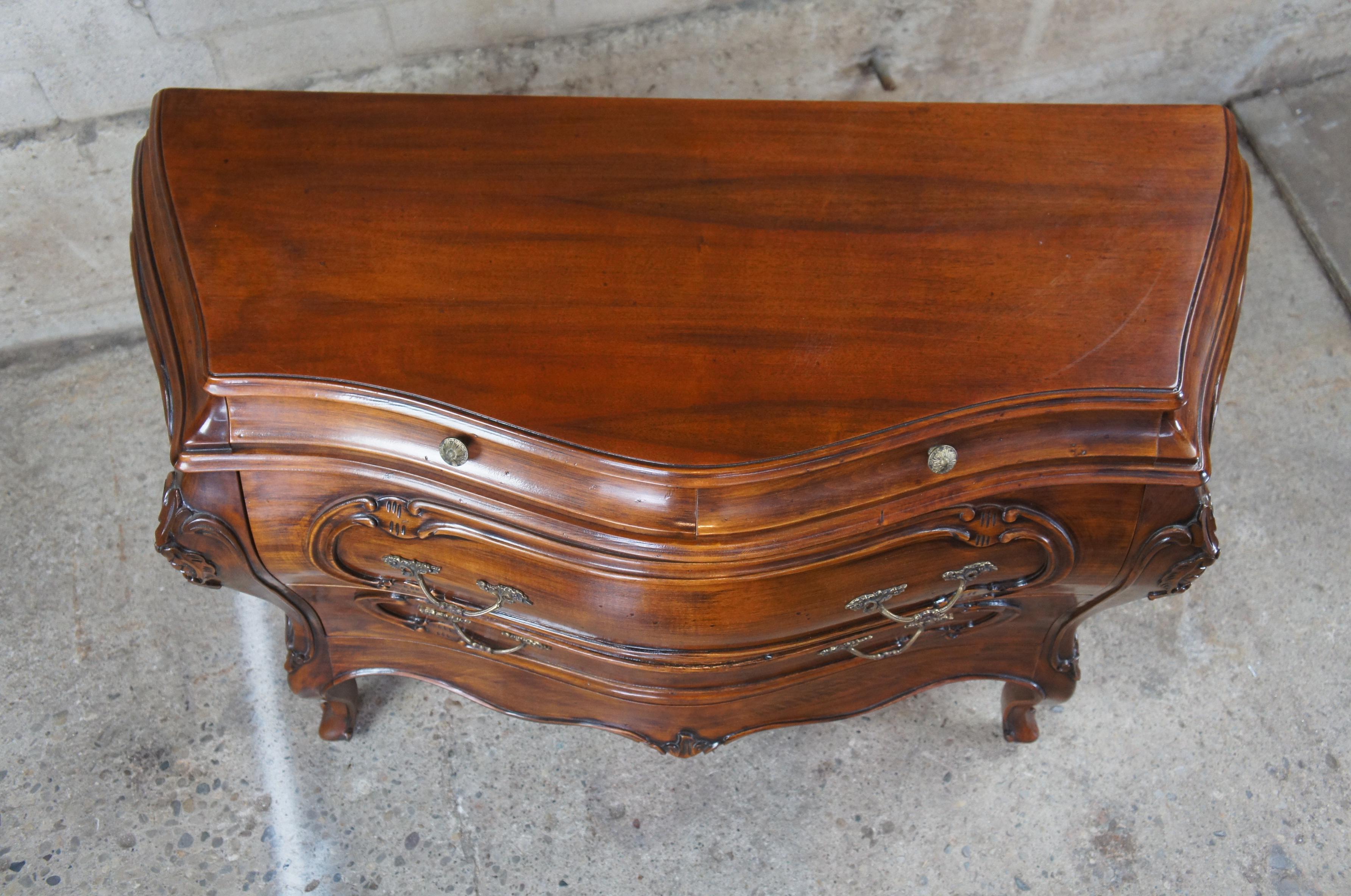Fiorini Vintage Italian Serpentine Bombe Chest Bow Front Walnut Commode, Italy In Good Condition In Dayton, OH