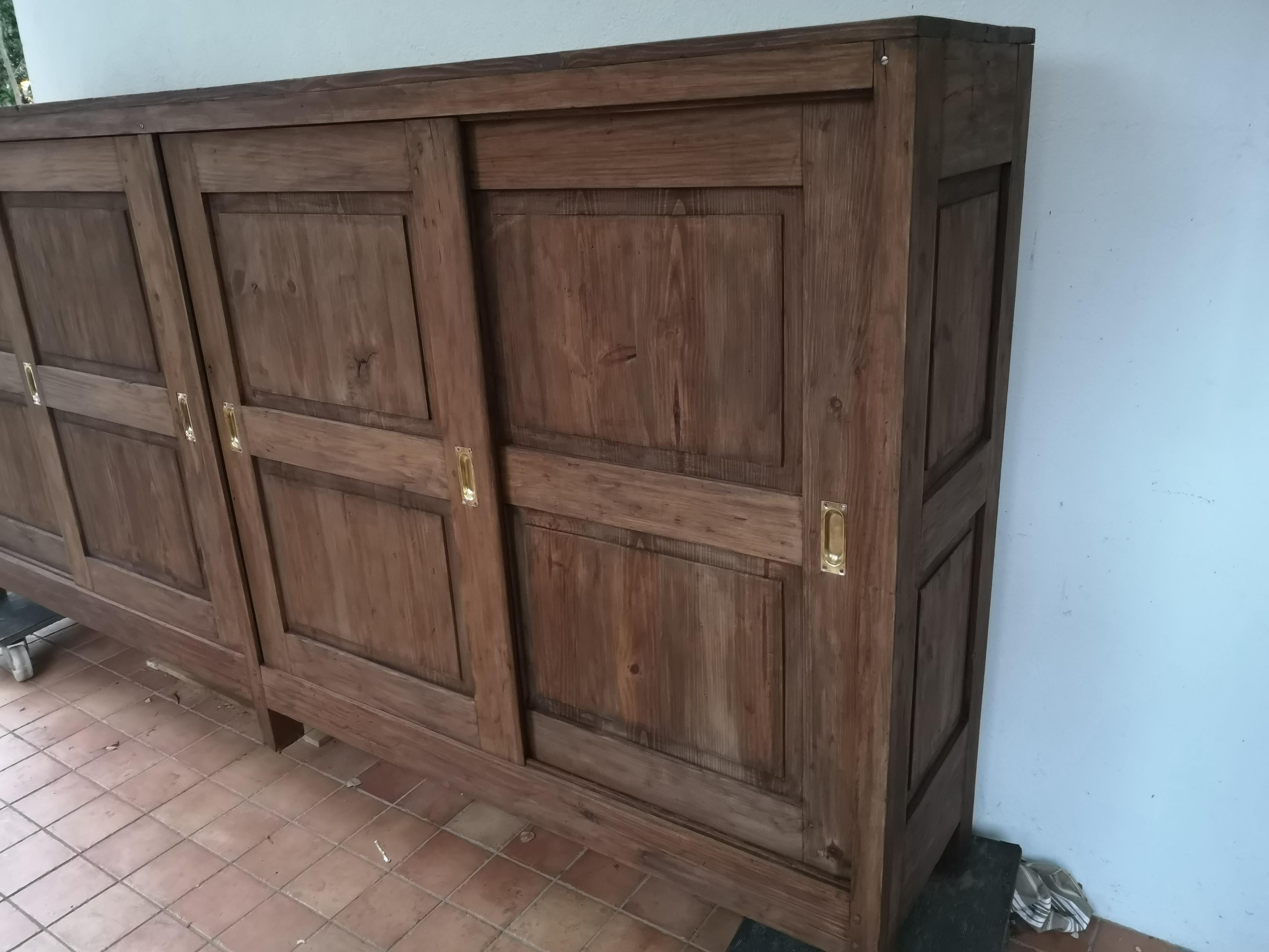 Rustique Meubles d'entreprise avec 4 portes coulissantes en vente