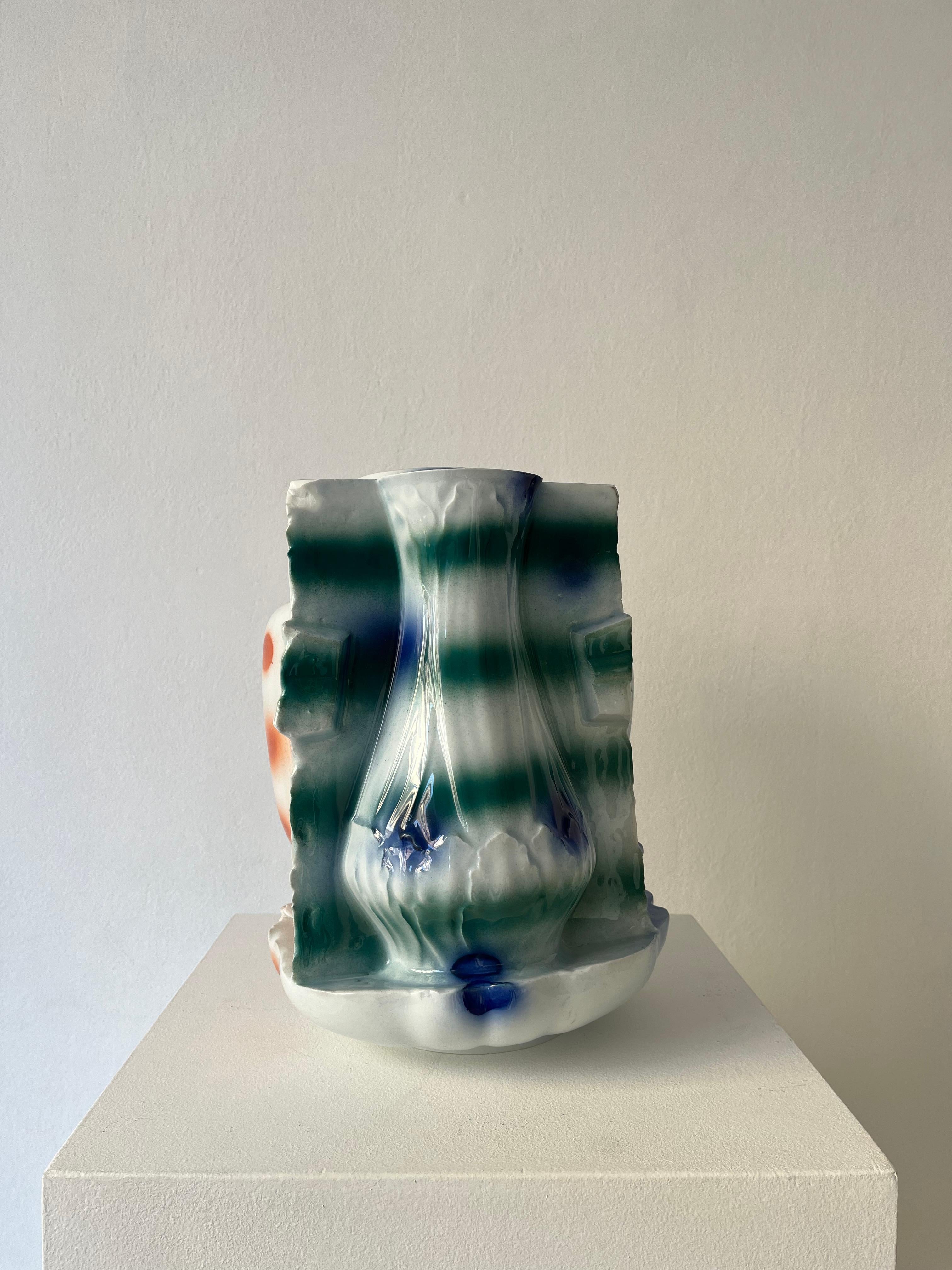 Vase en porcelaine émaillée décoré de « Feu », pièce unique Neuf - En vente à Milano, IT