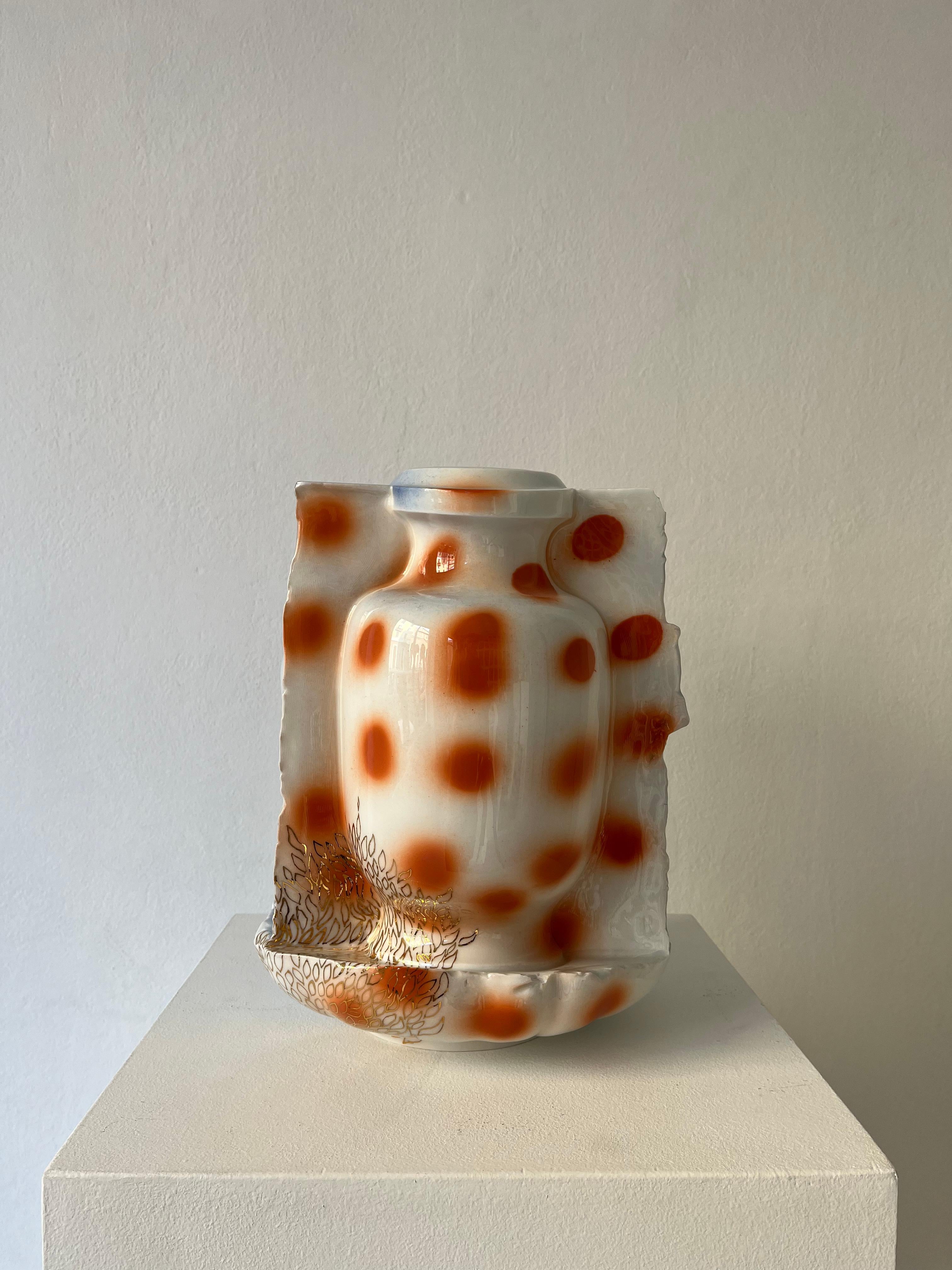 Vase en porcelaine émaillée décoré de « Feu », pièce unique en vente 2