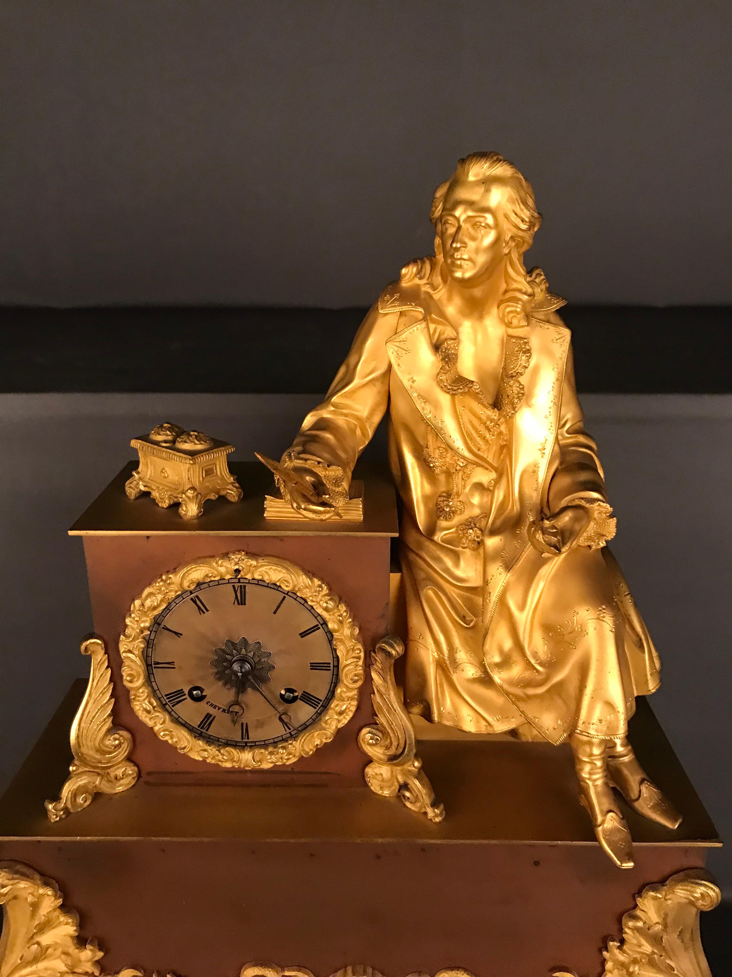 Sehr schönes Pendel, um 1870
Feuervergoldete Messinguhr
Die Uhr ist von cherviet
Napoleon 3
Das Uhrwerk muss auf seine Genauigkeit überprüft werden
Sitzender Dichter mit einem Stift in der Hand.