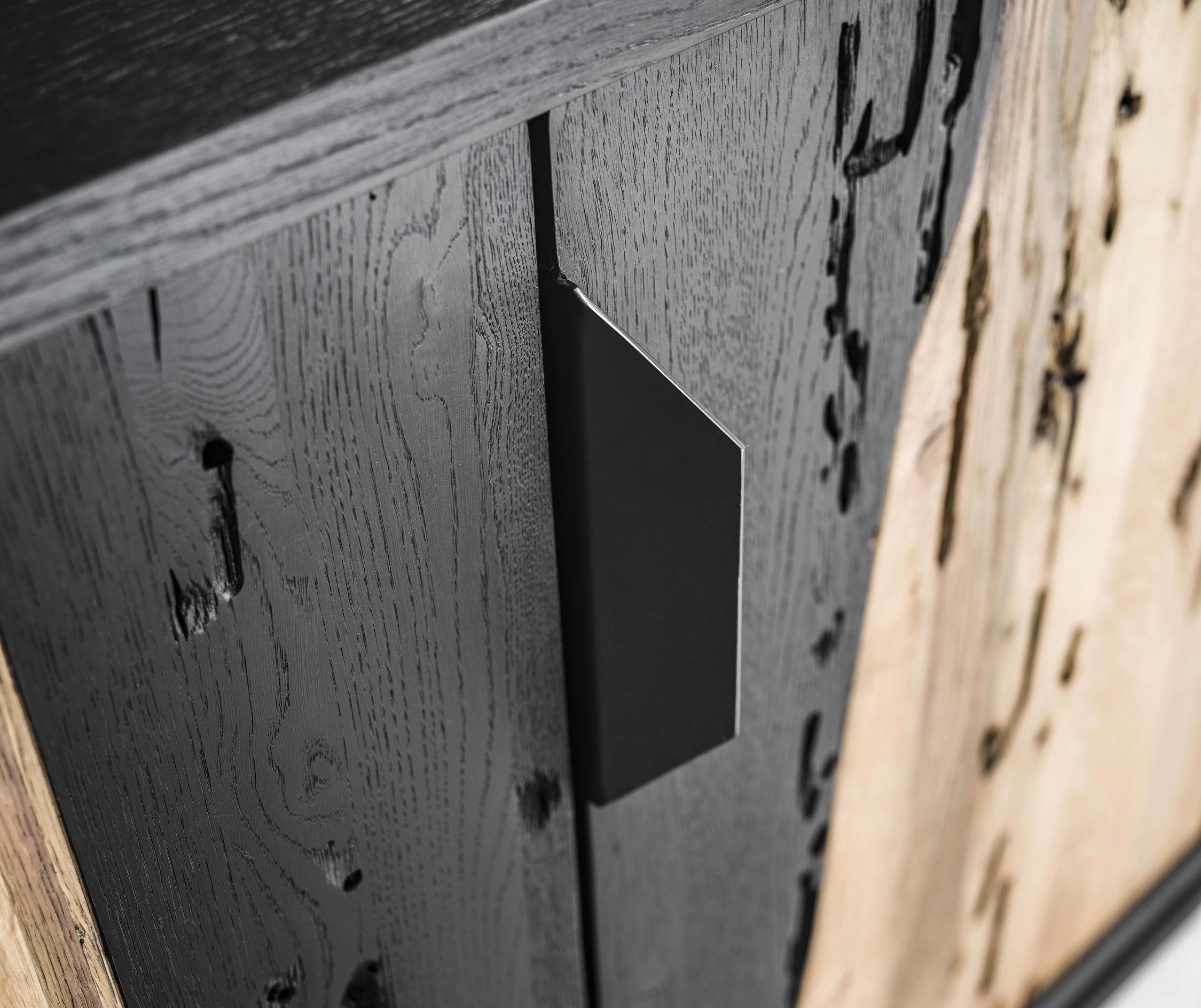 Fire Low Wood Sideboard:: entworfen von Marco Piva:: hergestellt in Italien (Moderne) im Angebot