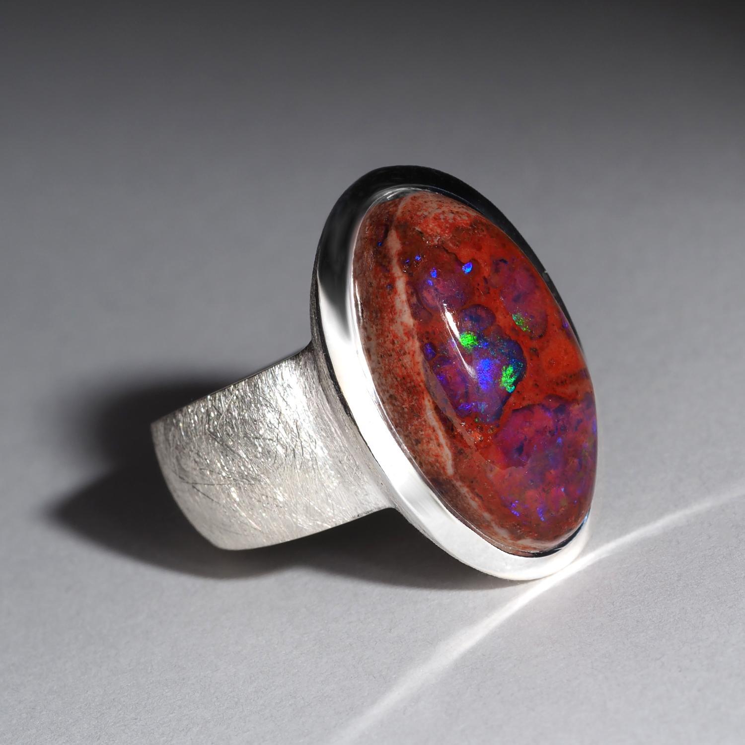 Artigiano Opale messicano di fuoco Anello d'argento rosso arancione Gioielli di dichiarazione Grande opale naturale in vendita