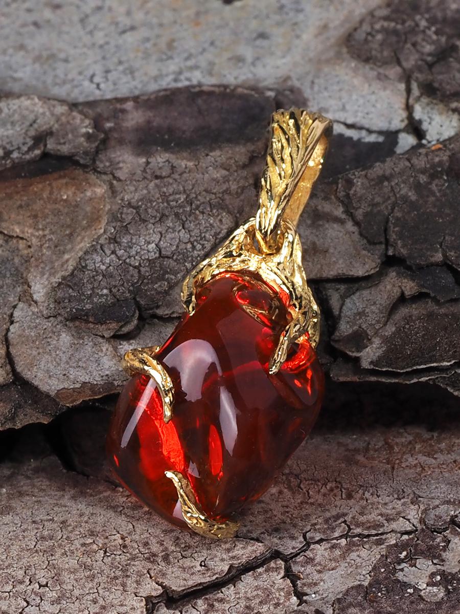 Fire Opal 18K Yellow Gold Pendant Fiery Red Natural Mexican Gem Healing Power In New Condition In Berlin, DE