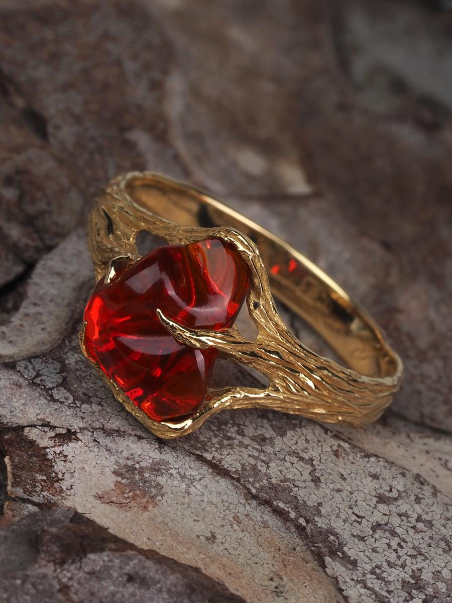 Women's or Men's Fire Opal Gold Ring Red Gemstone 18K Yellow Gold Modern Engagement Jewelry