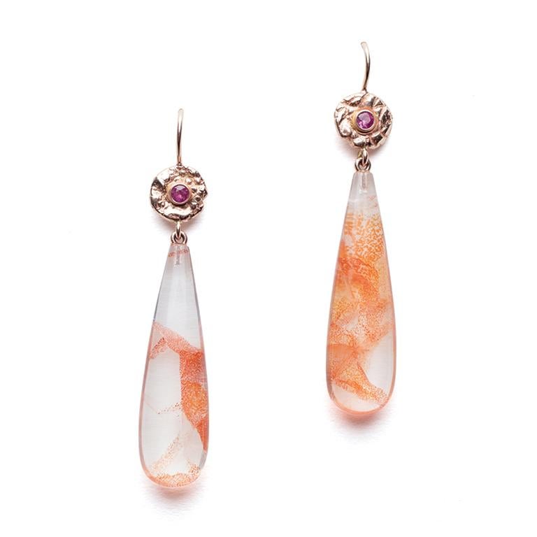 Fire Opal in Agate drops are accentuated with 18kt Rose Gold discs which are set with pink Sapphires.
