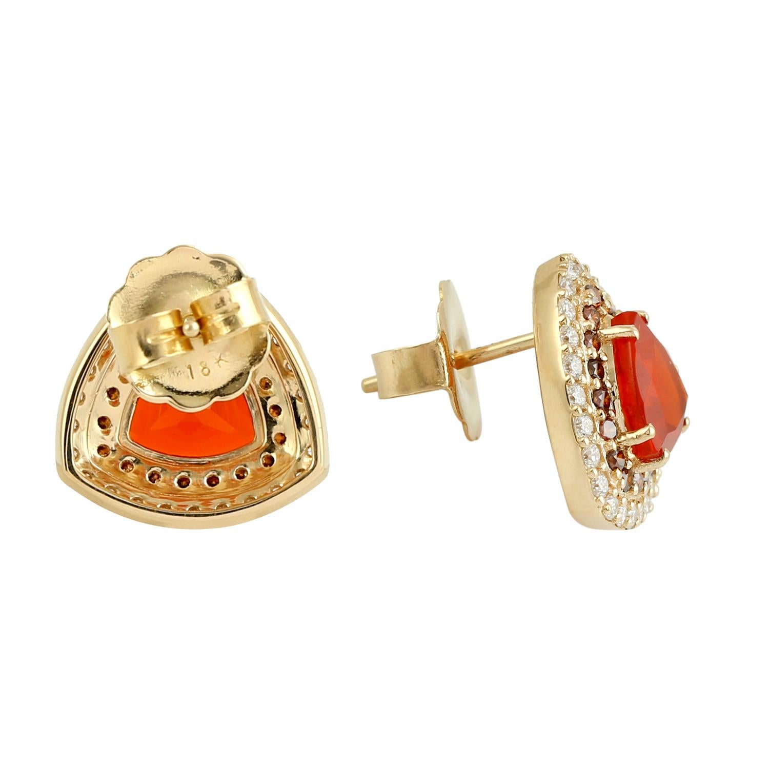 Art déco Boucles d'oreilles minimales en or jaune 18 carats avec opale de feu et diamants en vente