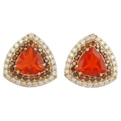 Boucles d'oreilles minimales en or jaune 18 carats avec opale de feu et diamants