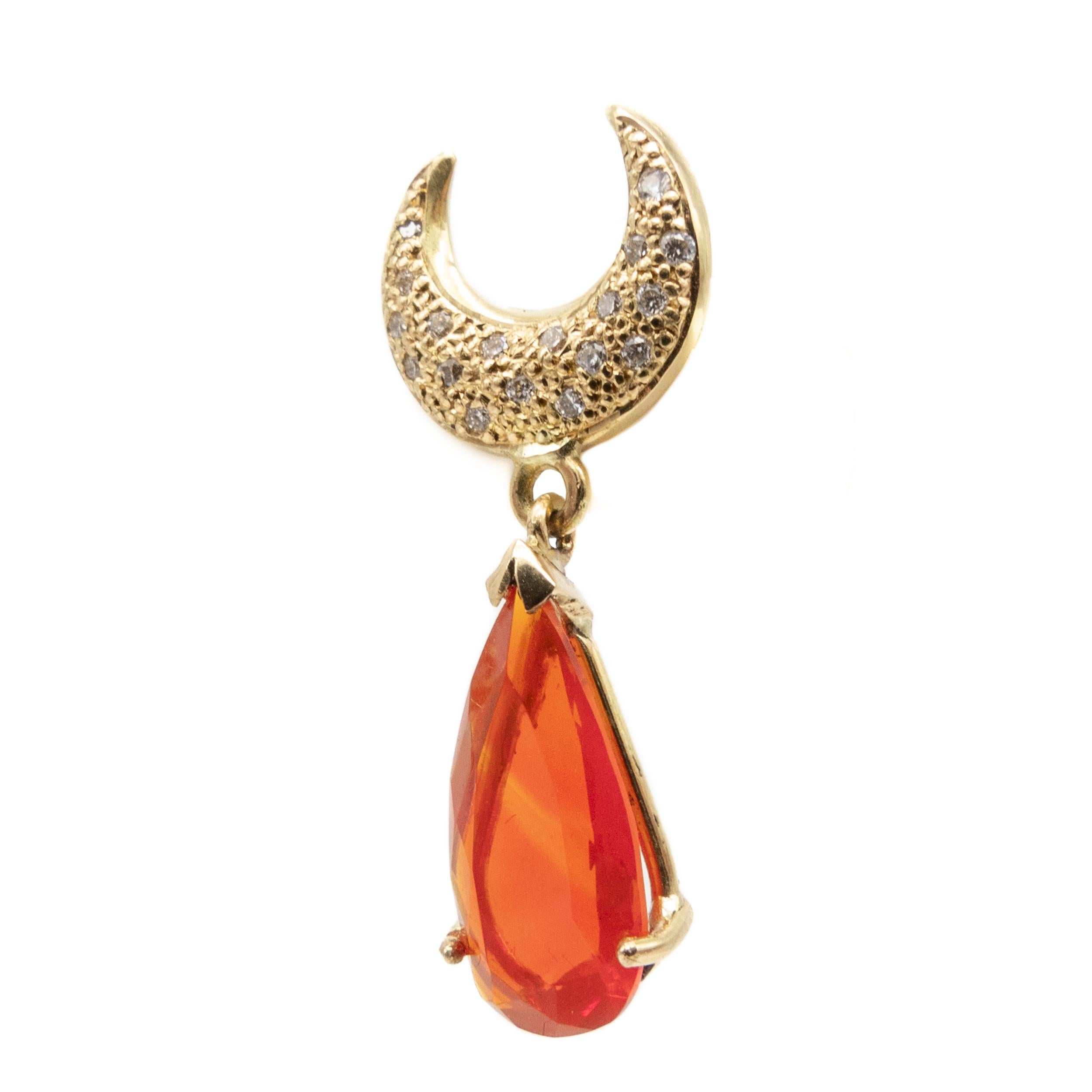 Fire Opal Moon Diamonds Yellow Gold Drop Spanish Earrings 

Introducing our exquisite Crescent Moon Earrings – a mesmerizing testament to elegance and sophistication. Crafted meticulously from 18-karat yellow gold, these gracefully curved half-moons