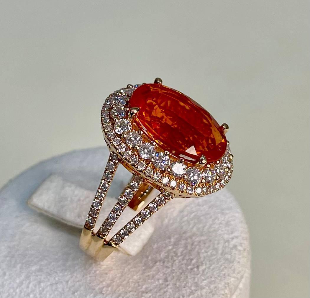 Anillo Clásico de Oro Rosa de 14 Kilates con Ópalo de Fuego y Diamante de Corte Ovalado en venta 7