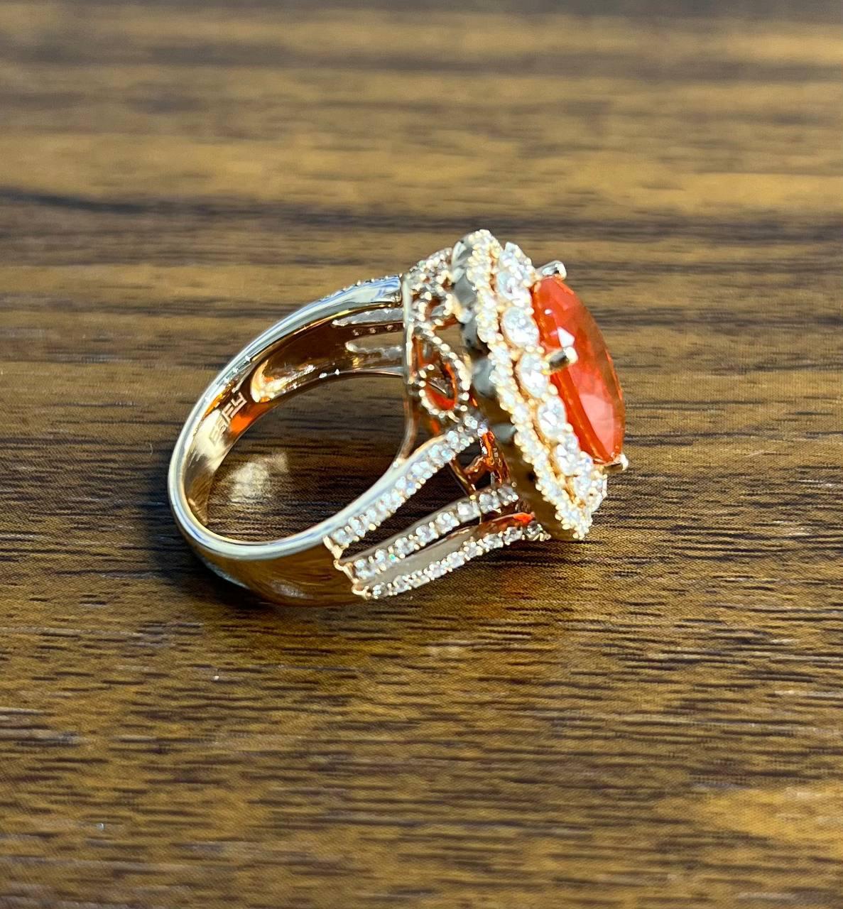 Anillo Clásico de Oro Rosa de 14 Kilates con Ópalo de Fuego y Diamante de Corte Ovalado en Nuevo estado para la venta en Oakton, VA