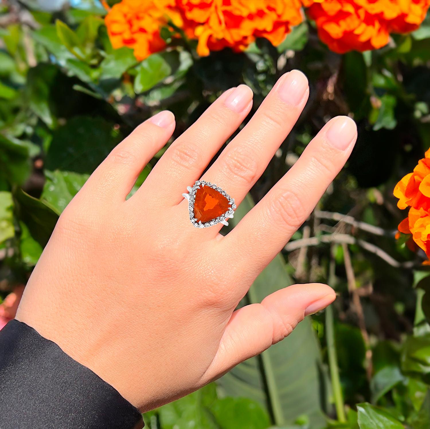 Contemporary Fire Opal Ring With Diamonds 4.14 Carats 14K White Gold For Sale