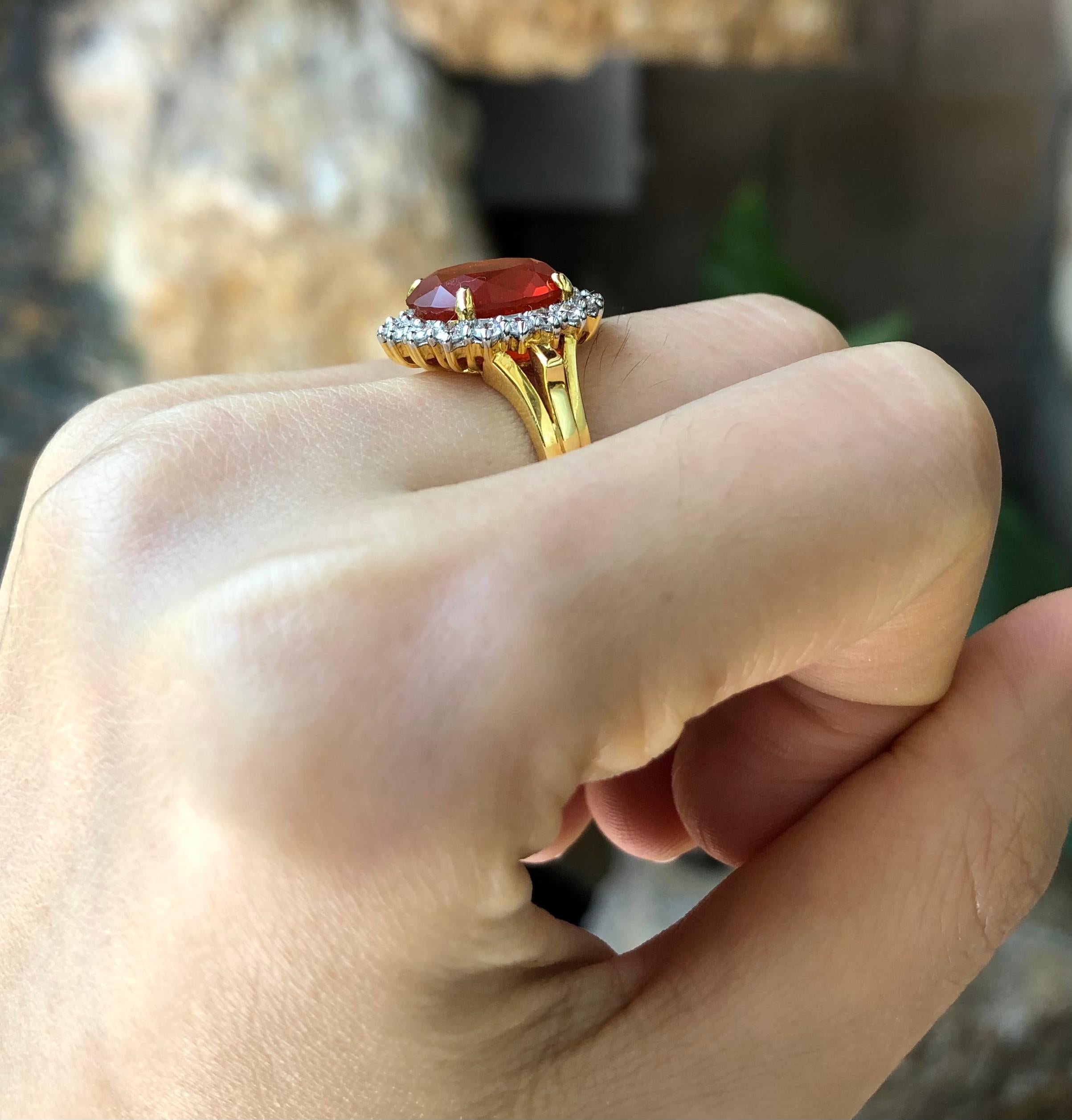 Fire Opal with Diamond Ring Set in 18 Karat Gold Settings In New Condition For Sale In Bangkok, TH