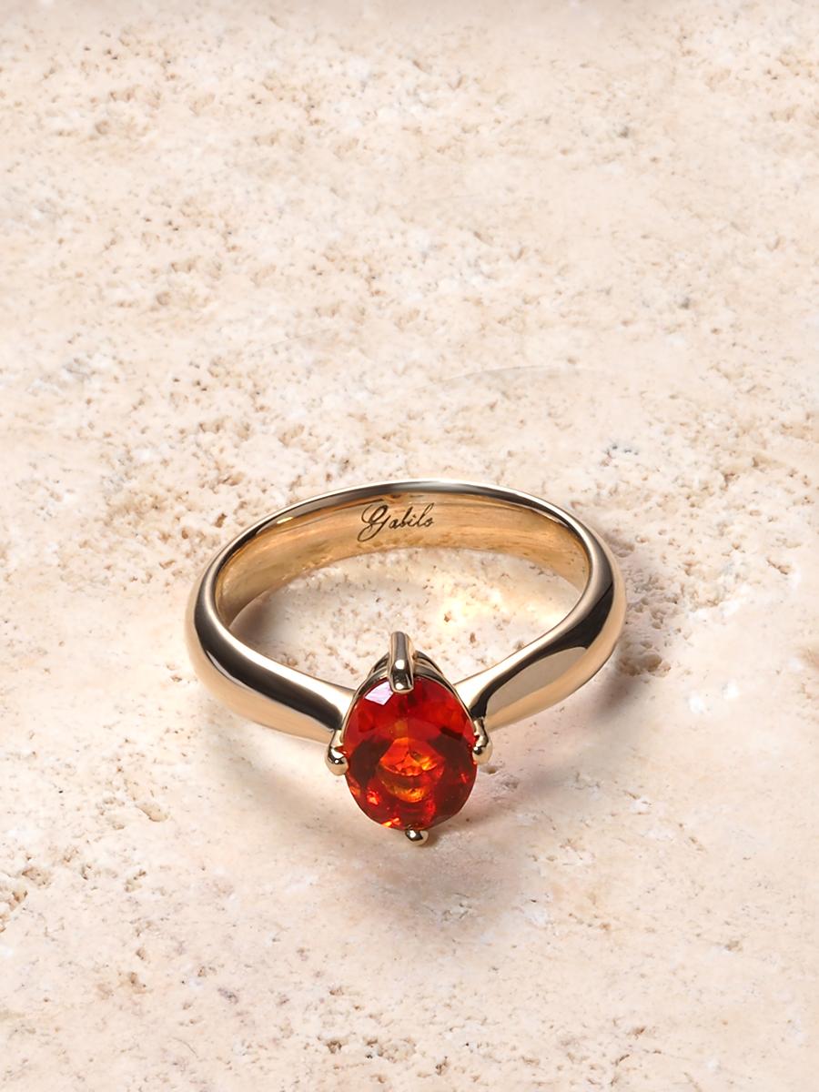 Fire Opal Yellow Gold Ring Mexican Gemstone Jewelry Red In New Condition For Sale In Berlin, DE