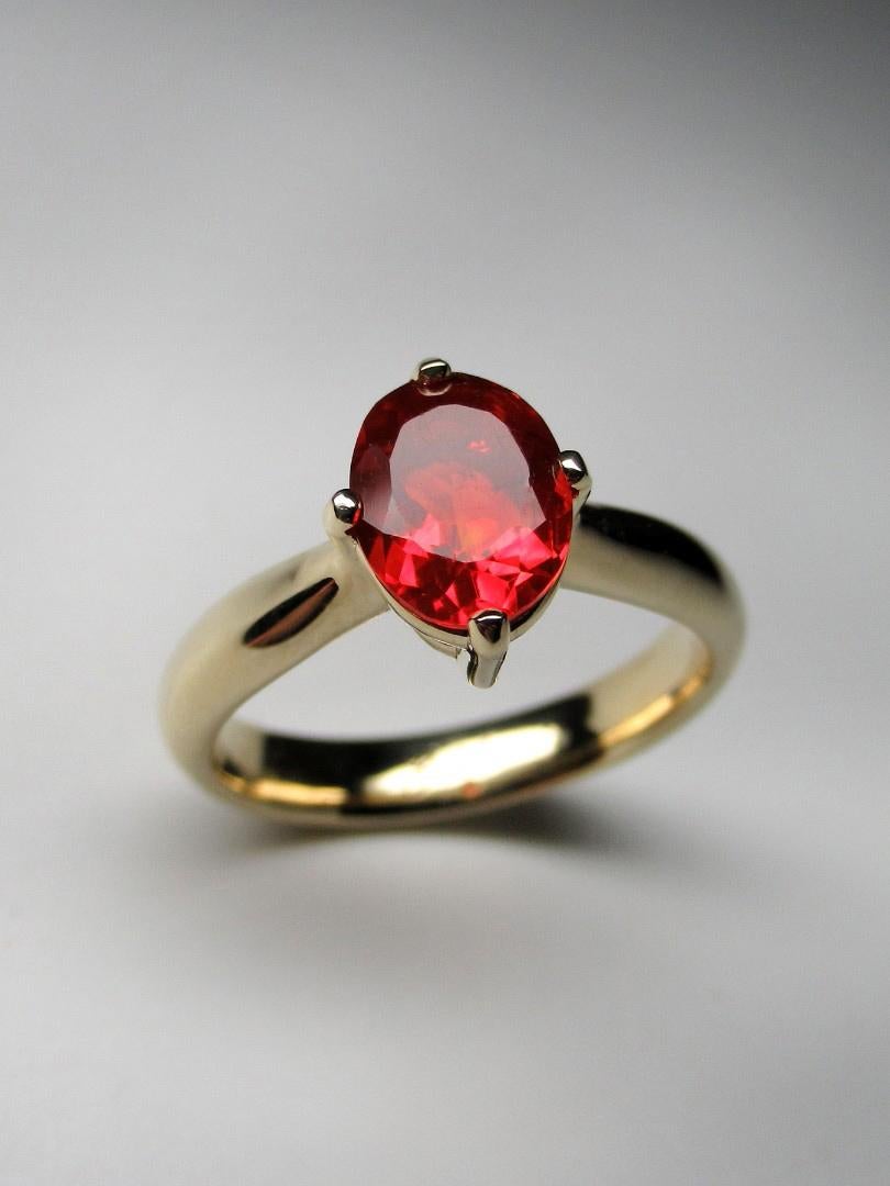 Bague en or jaune avec opale de feu et pierres précieuses mexicaines rouges en vente 5