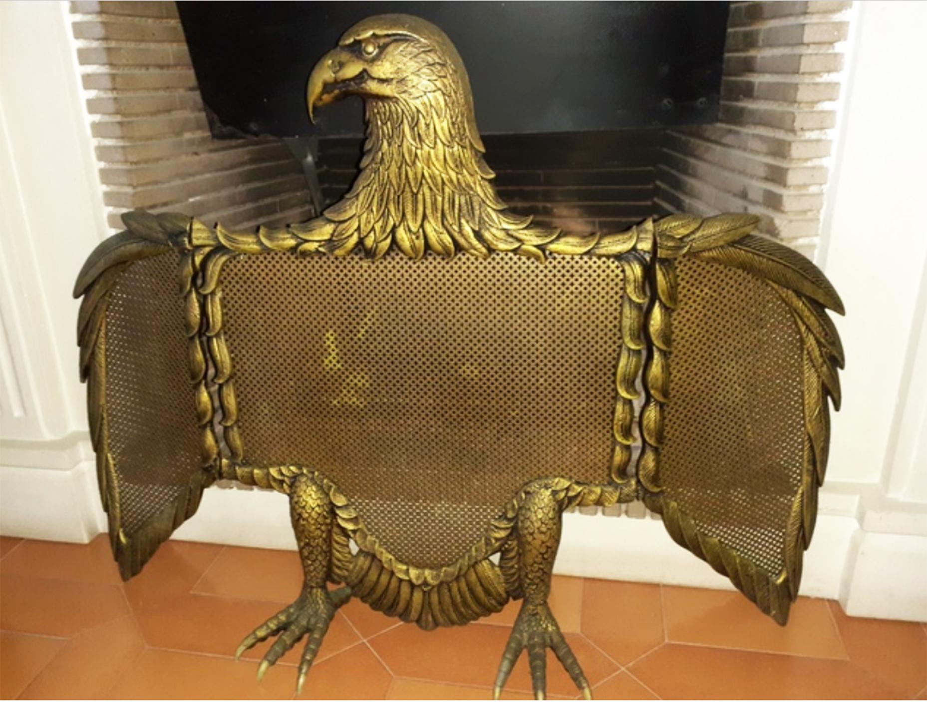 Three-panel fire screen bronze or brass eagle-shaped sparks

Save bronze or brass eagle-shaped sparks with open wings that fold.

This exceptional fire screen in the shape of an eagle, is very solid and strong and opens its majestic wings and is