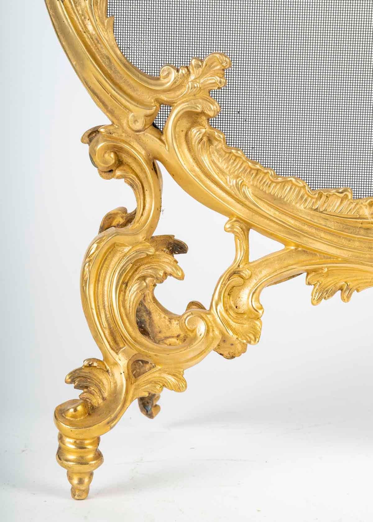 Parafuoco in Ormolu in stile Luigi XVI. In condizioni buone in vendita a Saint-Ouen, FR