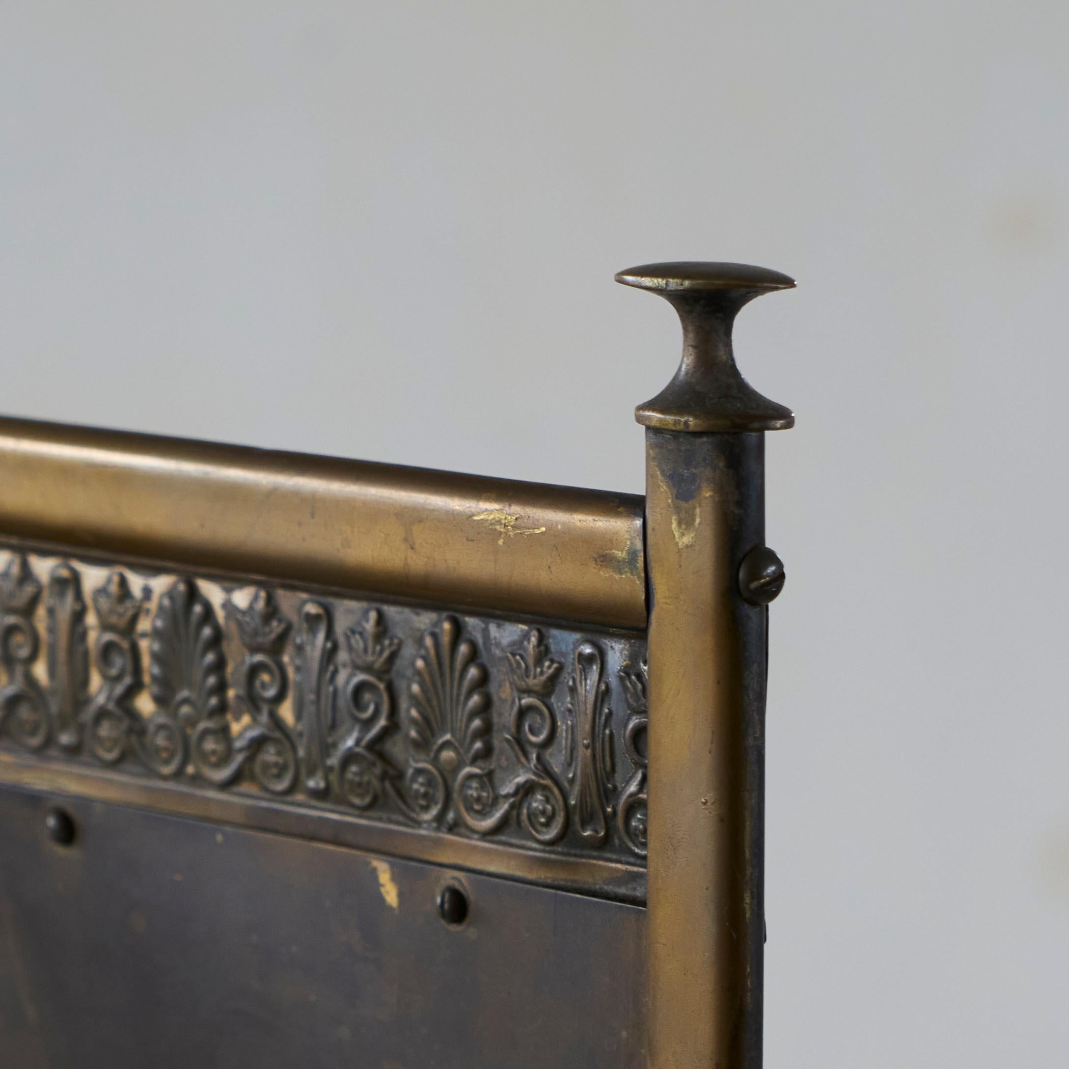 Fire Screen in Patinated Brass Late 19th Century In Good Condition For Sale In Tilburg, NL