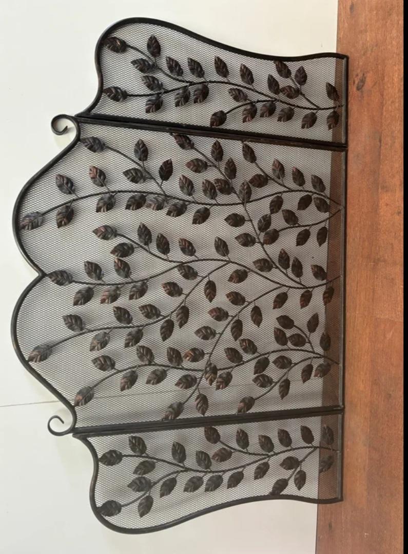 Fireplace Screen  Iron With Leaves Spain, Mid 20th Century In Good Condition In Mombuey, Zamora