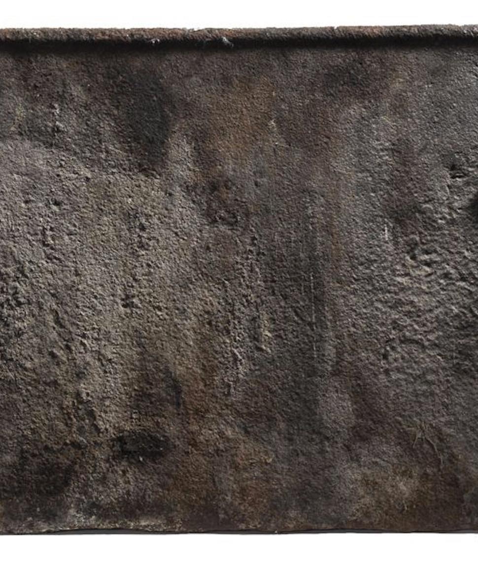 Feuerplatte:: Gusseisen:: 17. Jahrhundert:: englisch:: mit den Initialen W S im Zustand „Gut“ im Angebot in BUNGAY, SUFFOLK