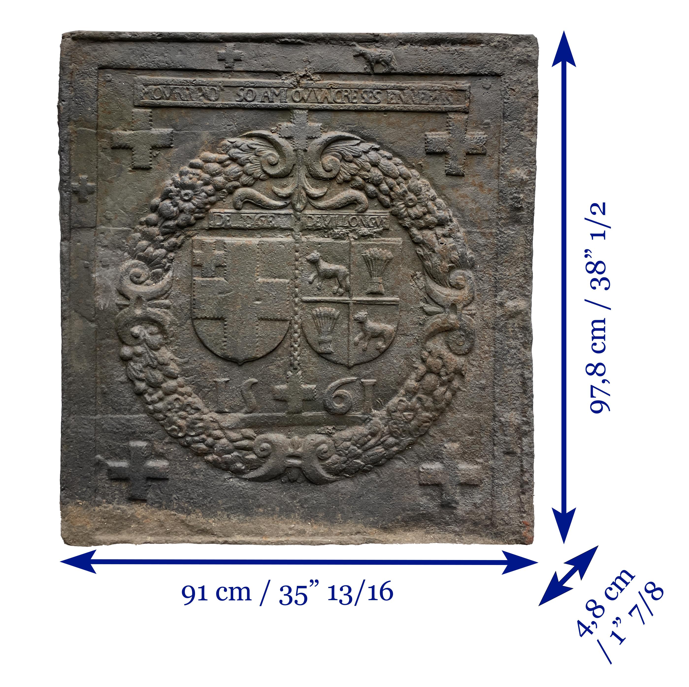 Plaque de cheminée de 1561 avec les bras d'alliance de Jacques de Tige et Blanche de Vill en vente 1