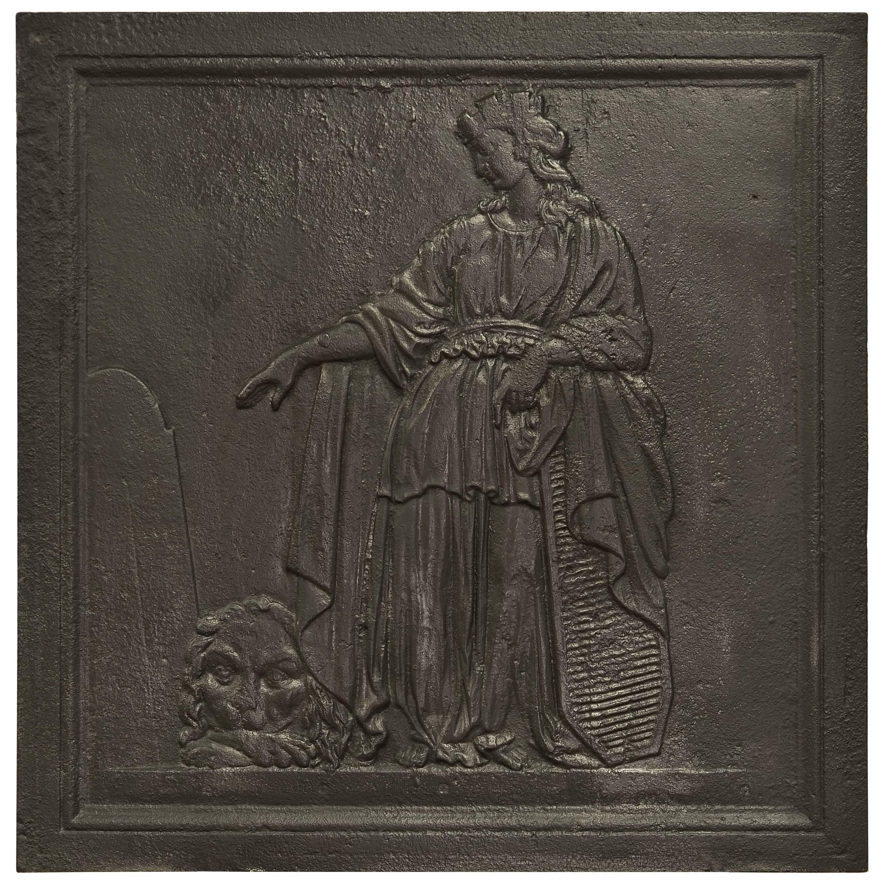 Plaque de cheminée montrant une « Reine de deuil » en vente