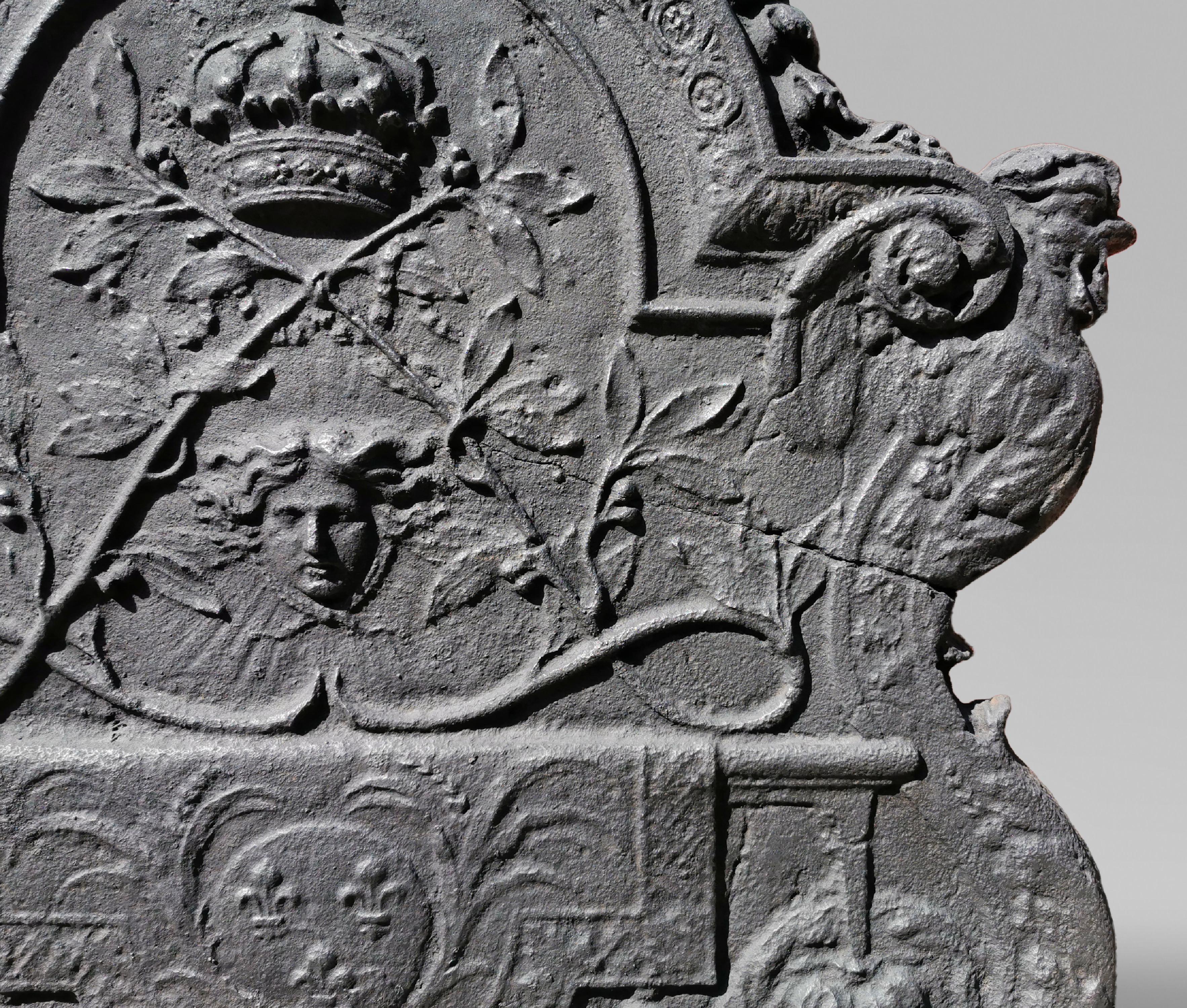 Kaminschirm mit Monogramm aus der Zeit Ludwigs XIV. und französischem Wappen im Angebot 1