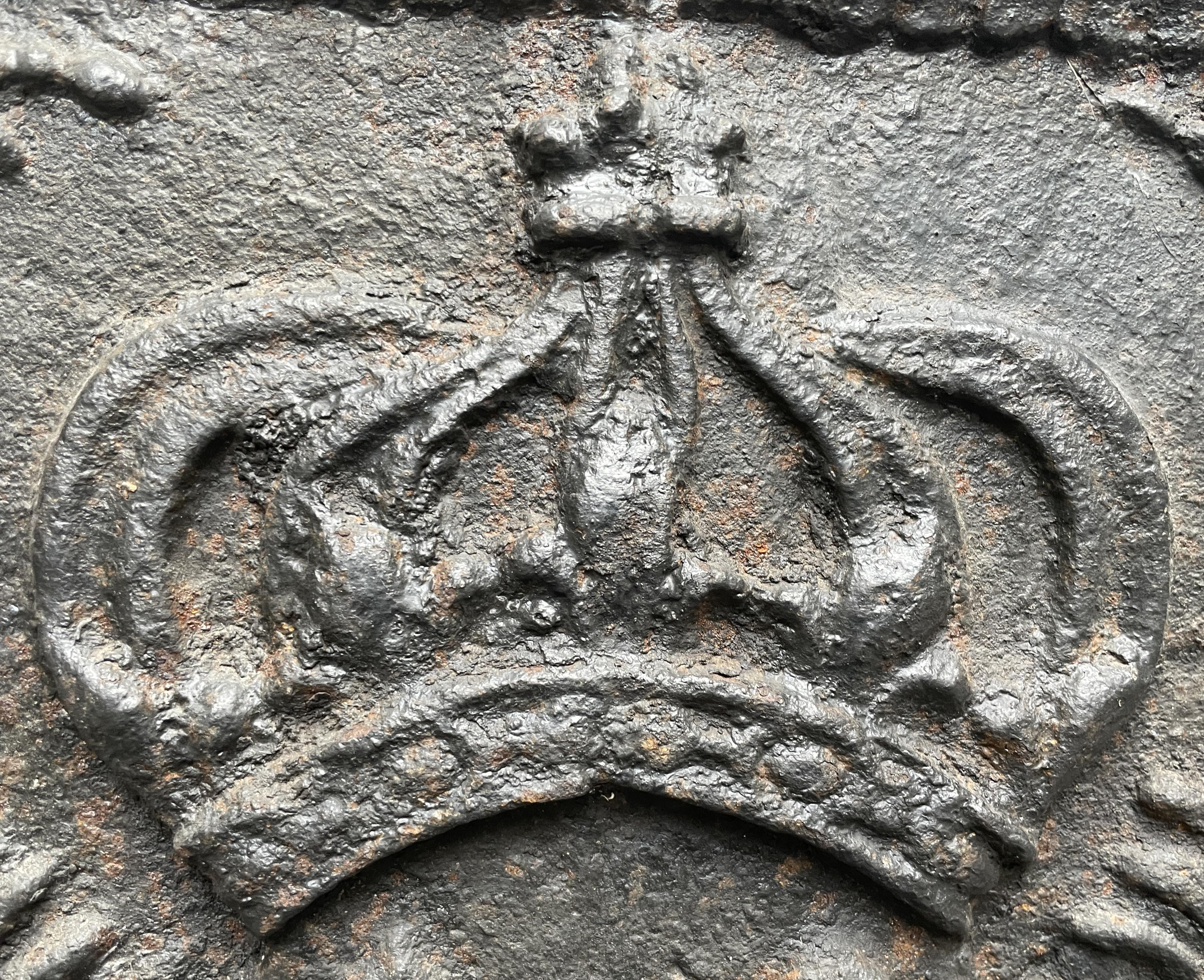 Kaminschirm mit dem Wappen Frankreichs aus dem 17. Jahrhundert (Gegossen) im Angebot