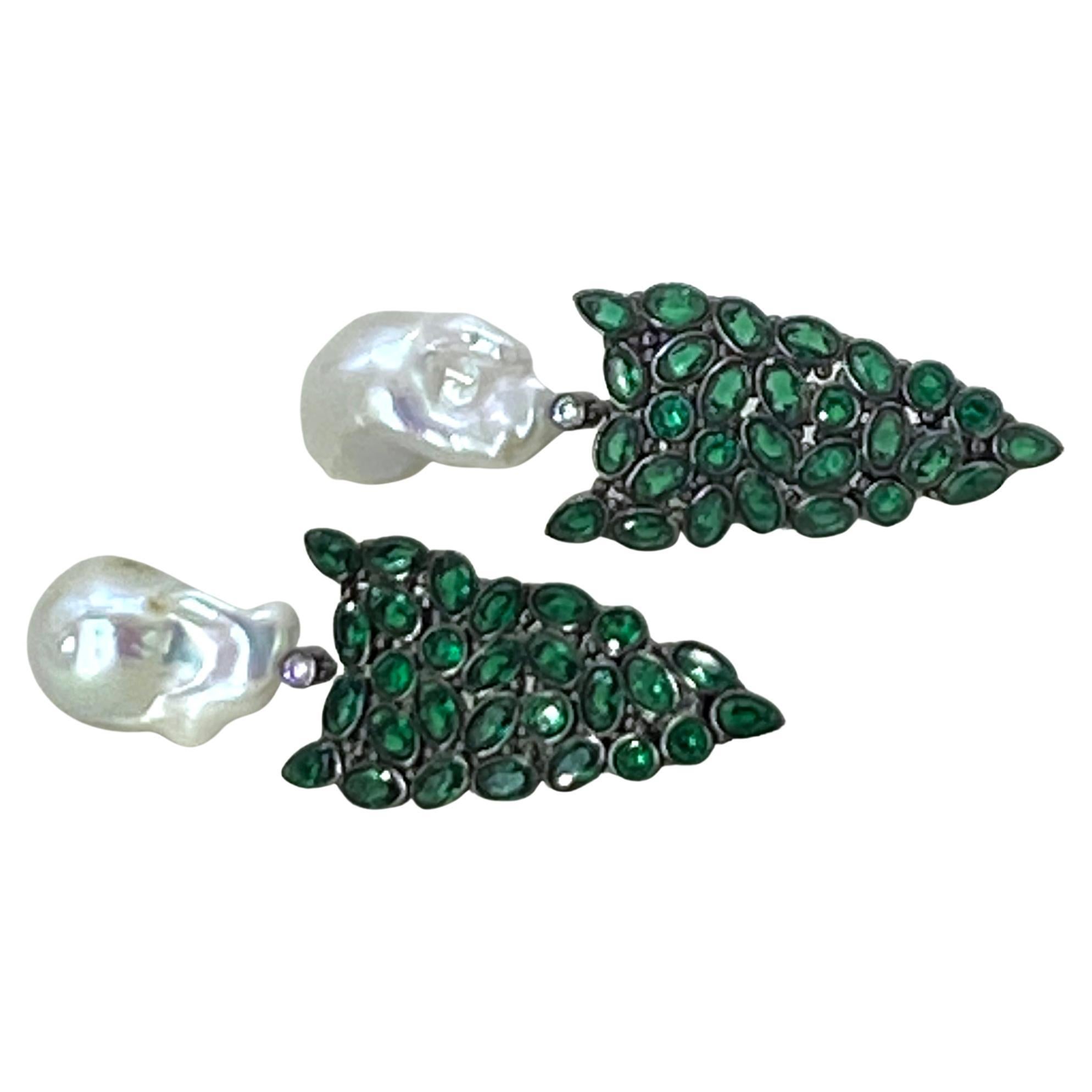 Grezzo Orecchini a goccia con perle barocche e CZ per le festività natalizie in vendita